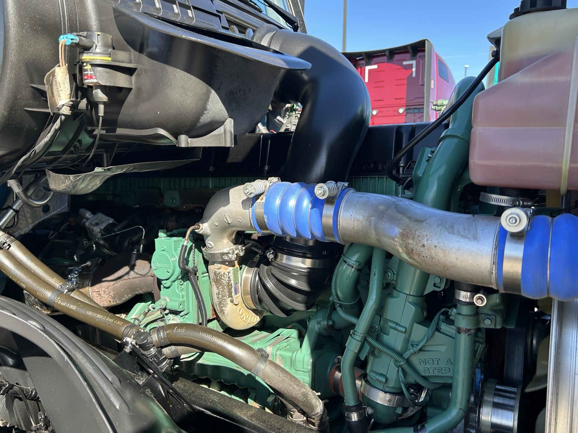 2020 Volvo - image 7