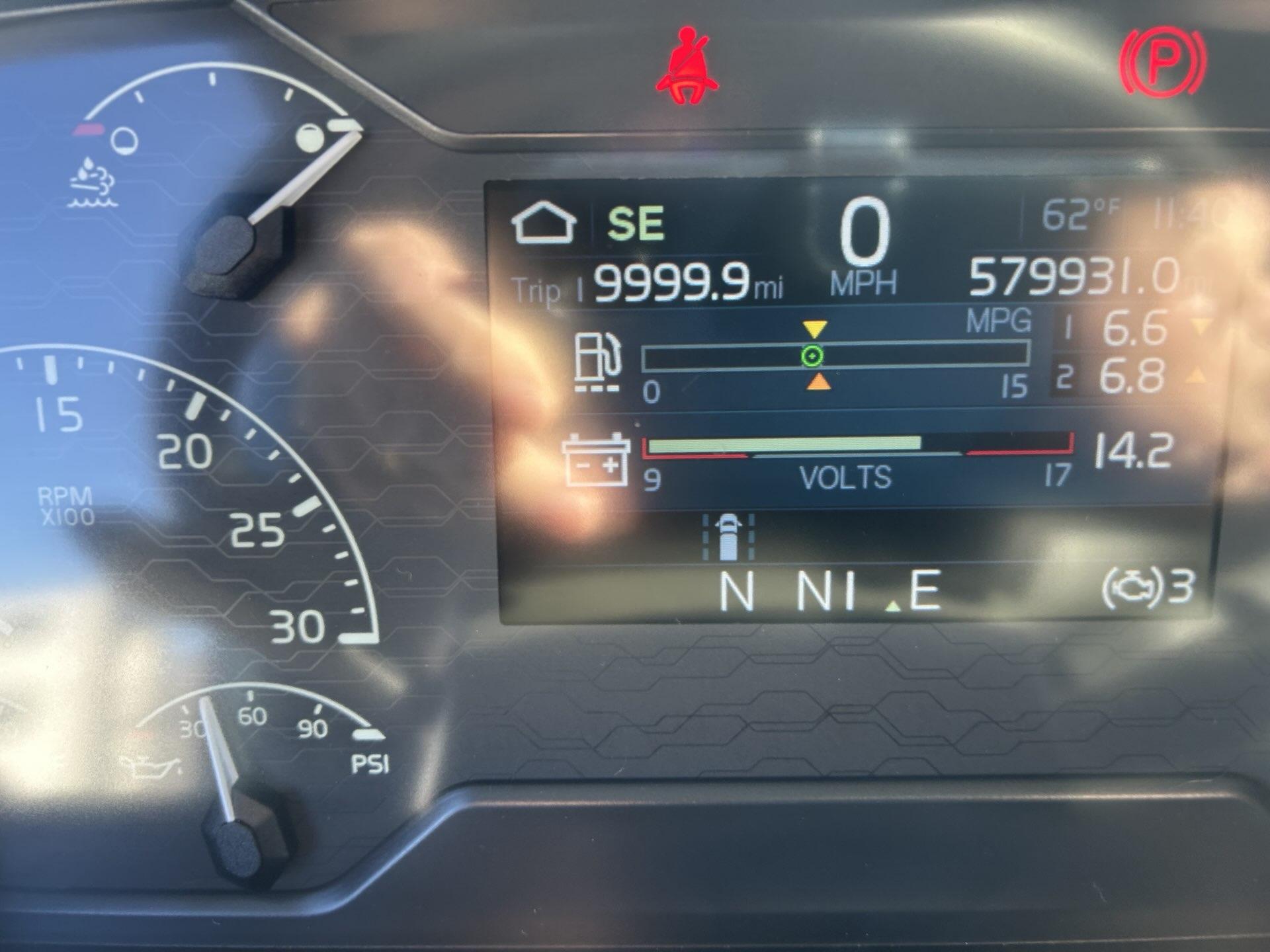 2020 Volvo - image 11