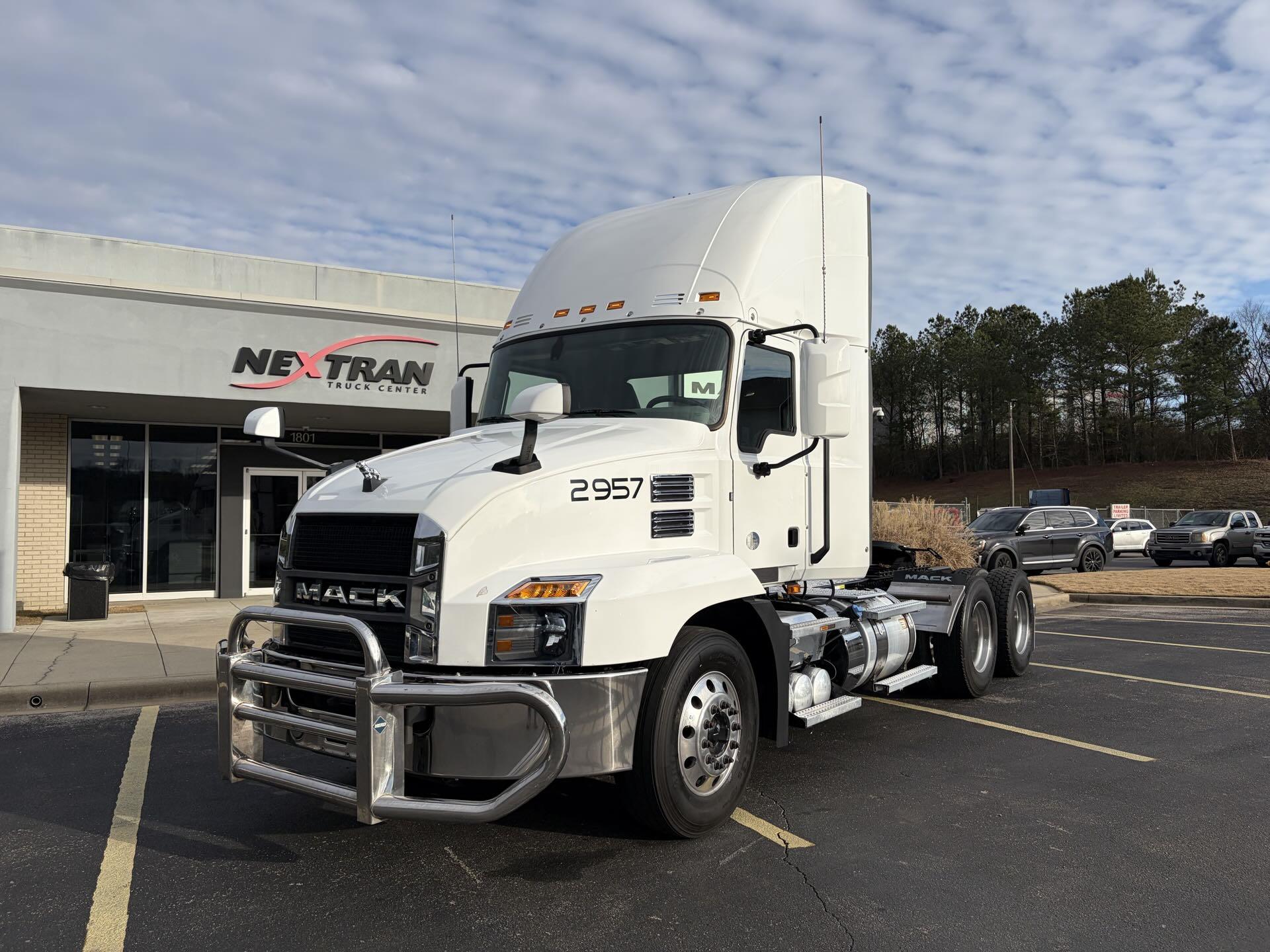 2021 Mack AN64T