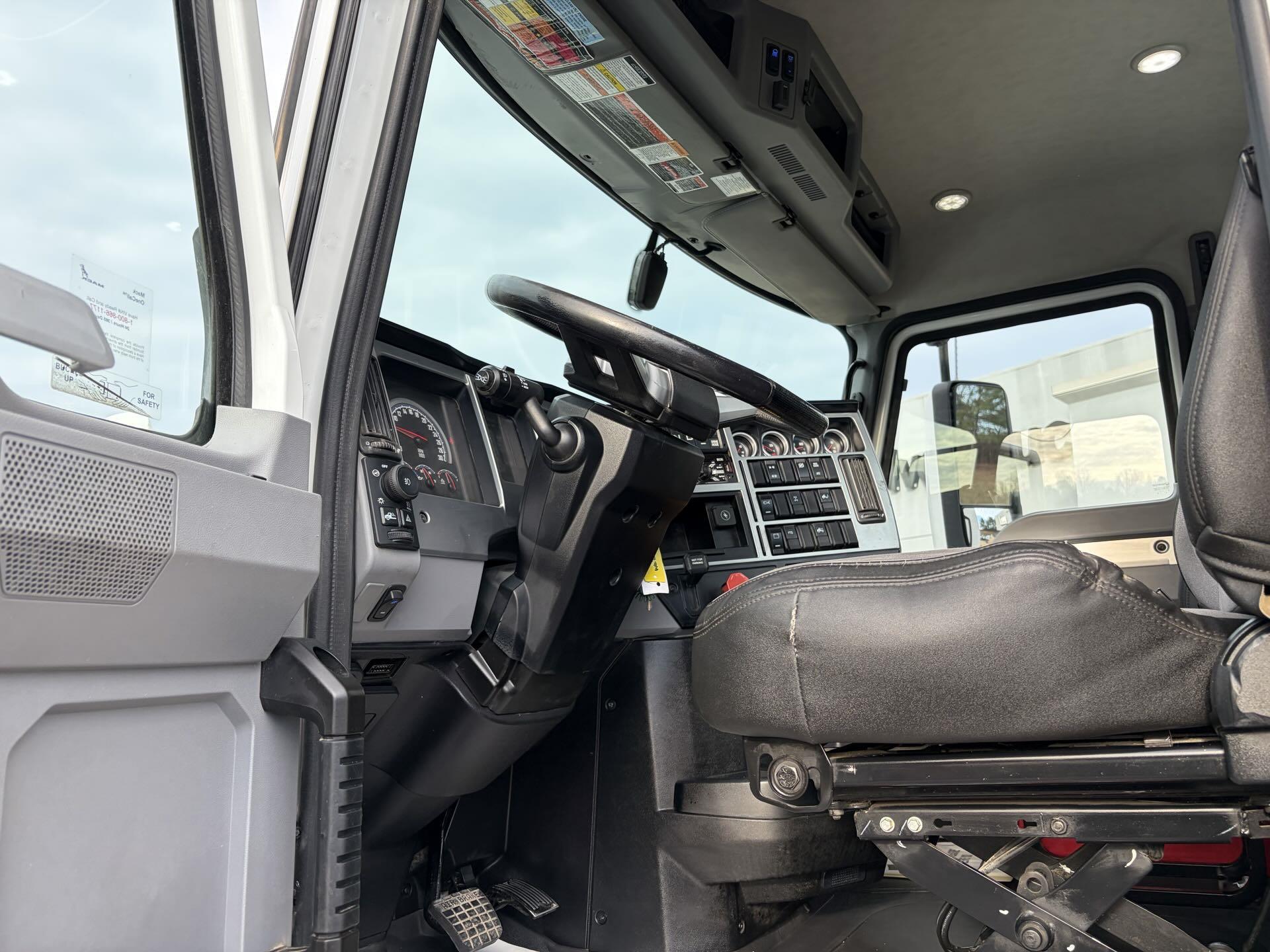 2021 Mack - image 15