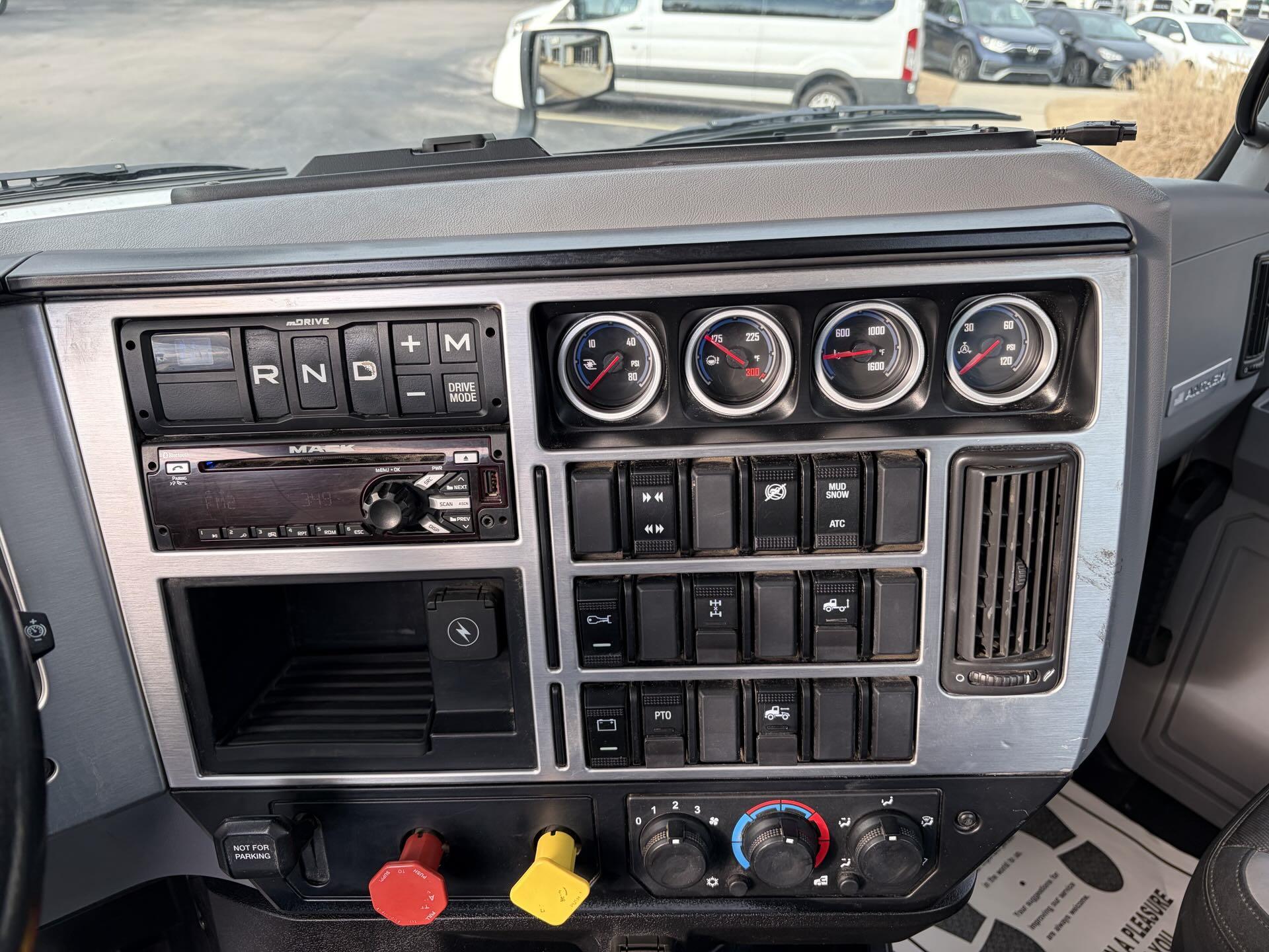 2021 Mack - image 19
