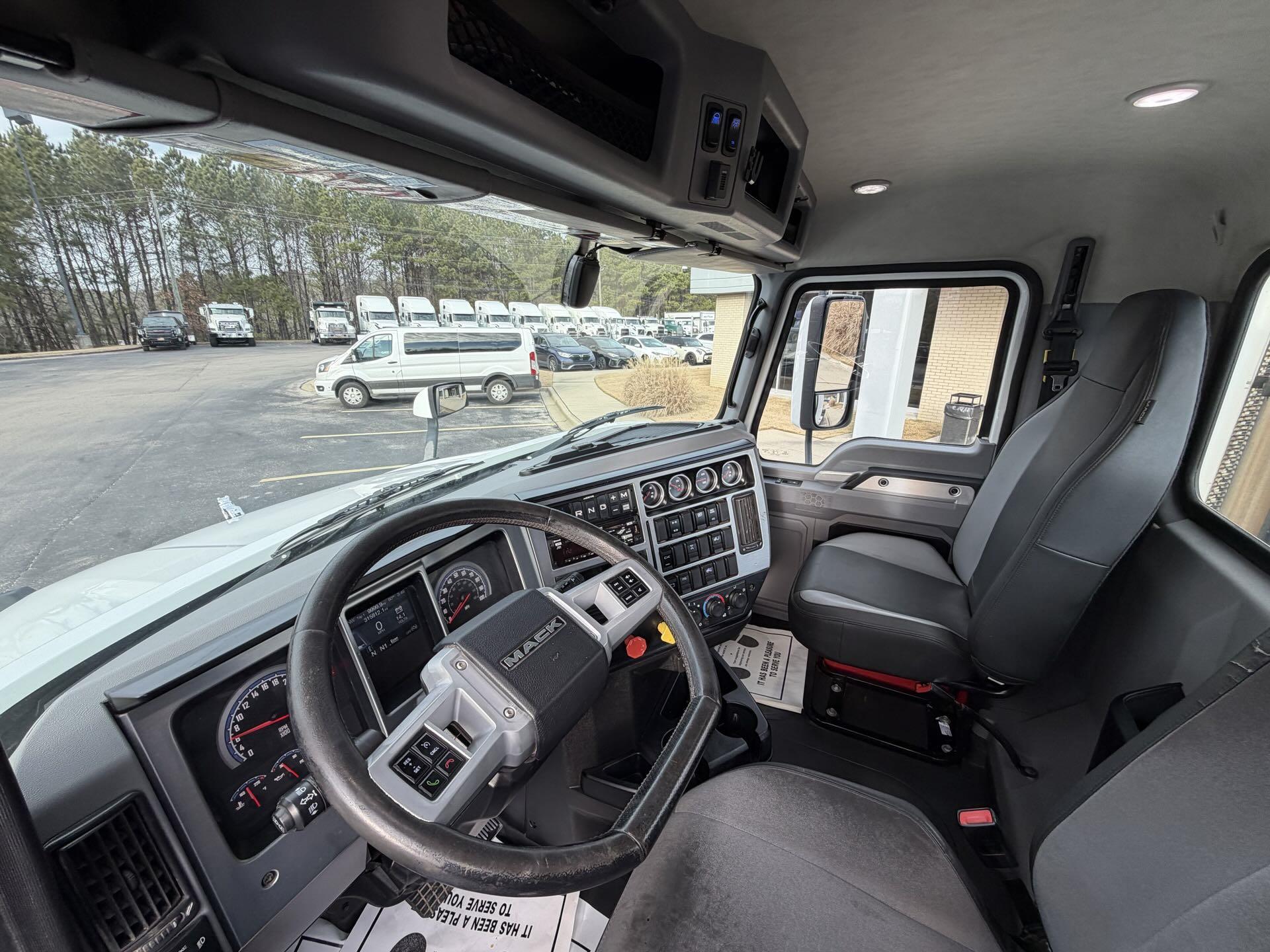 2021 Mack - image 20