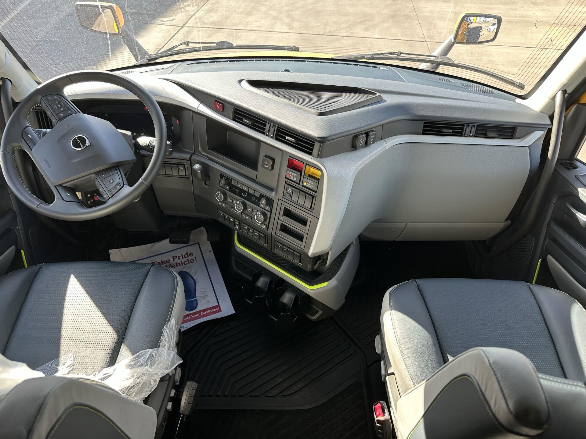 2026 Volvo - image 10