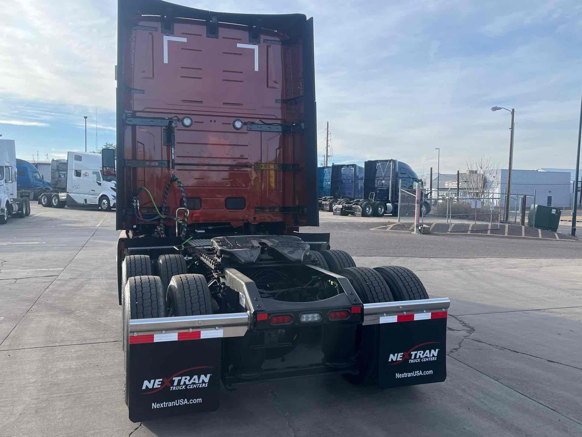 2026 Volvo - image 4