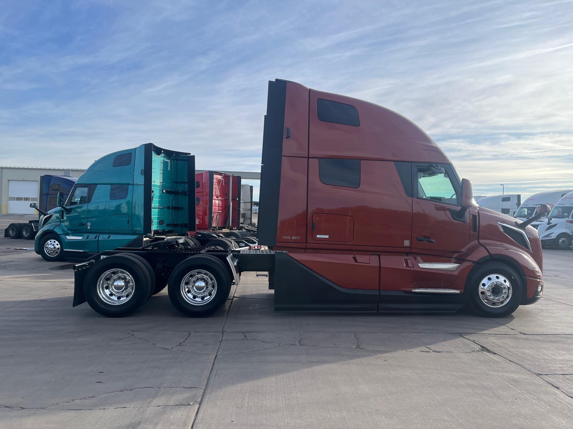 2026 Volvo - image 6