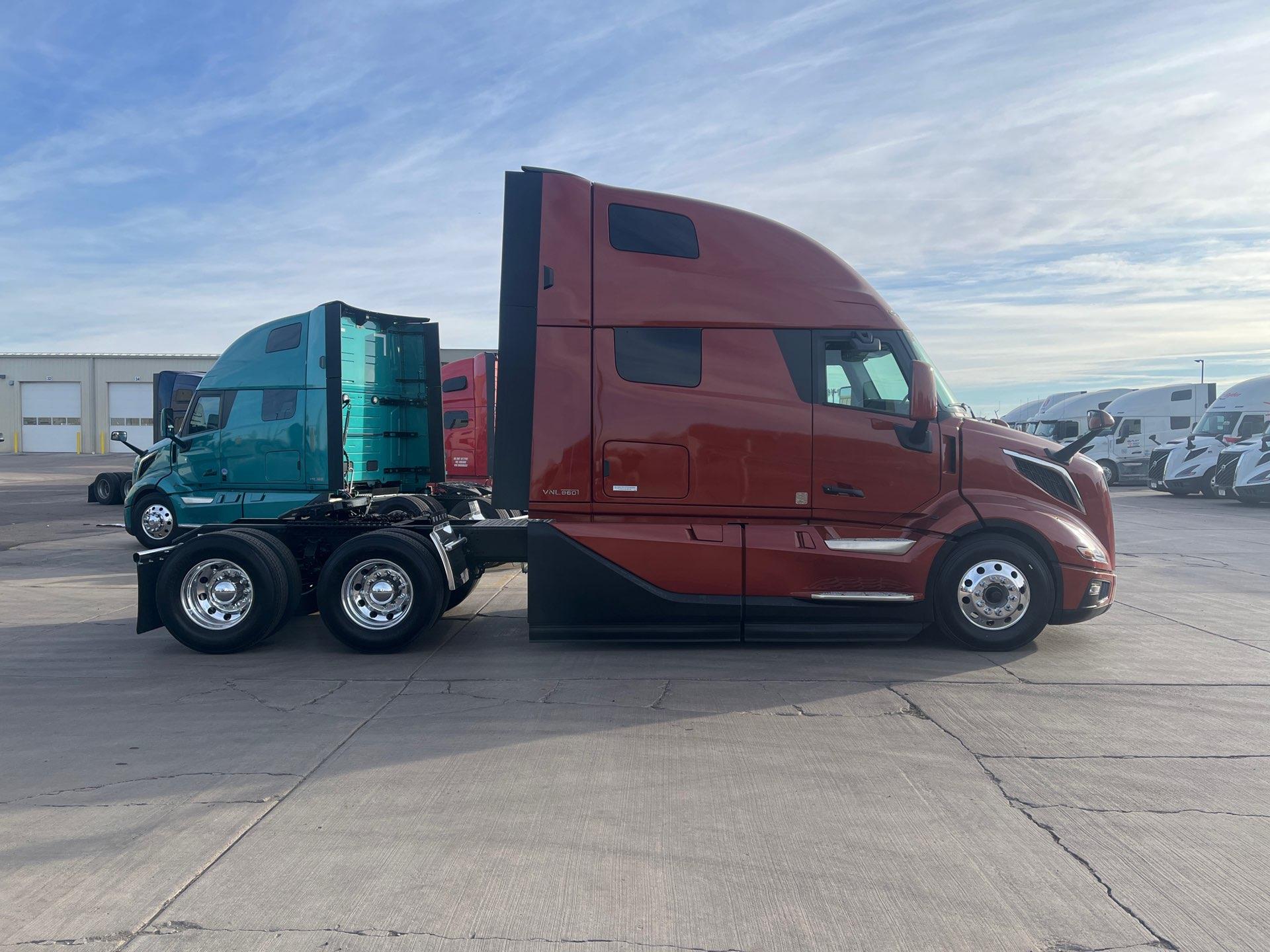 2026 Volvo - image 8