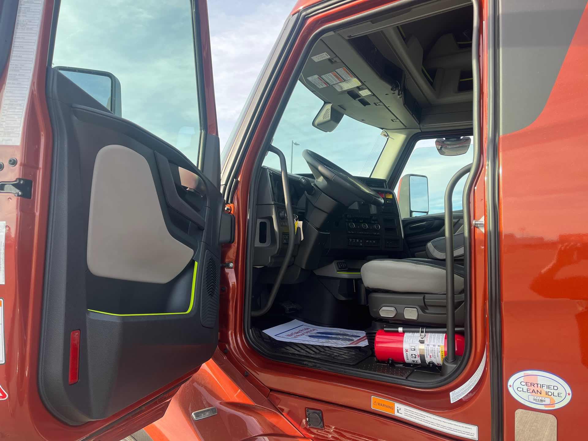 2026 Volvo - image 11