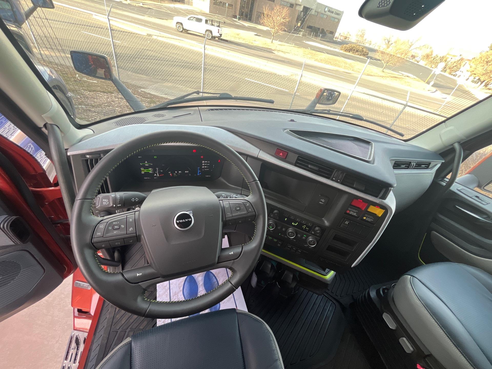 2026 Volvo - image 15