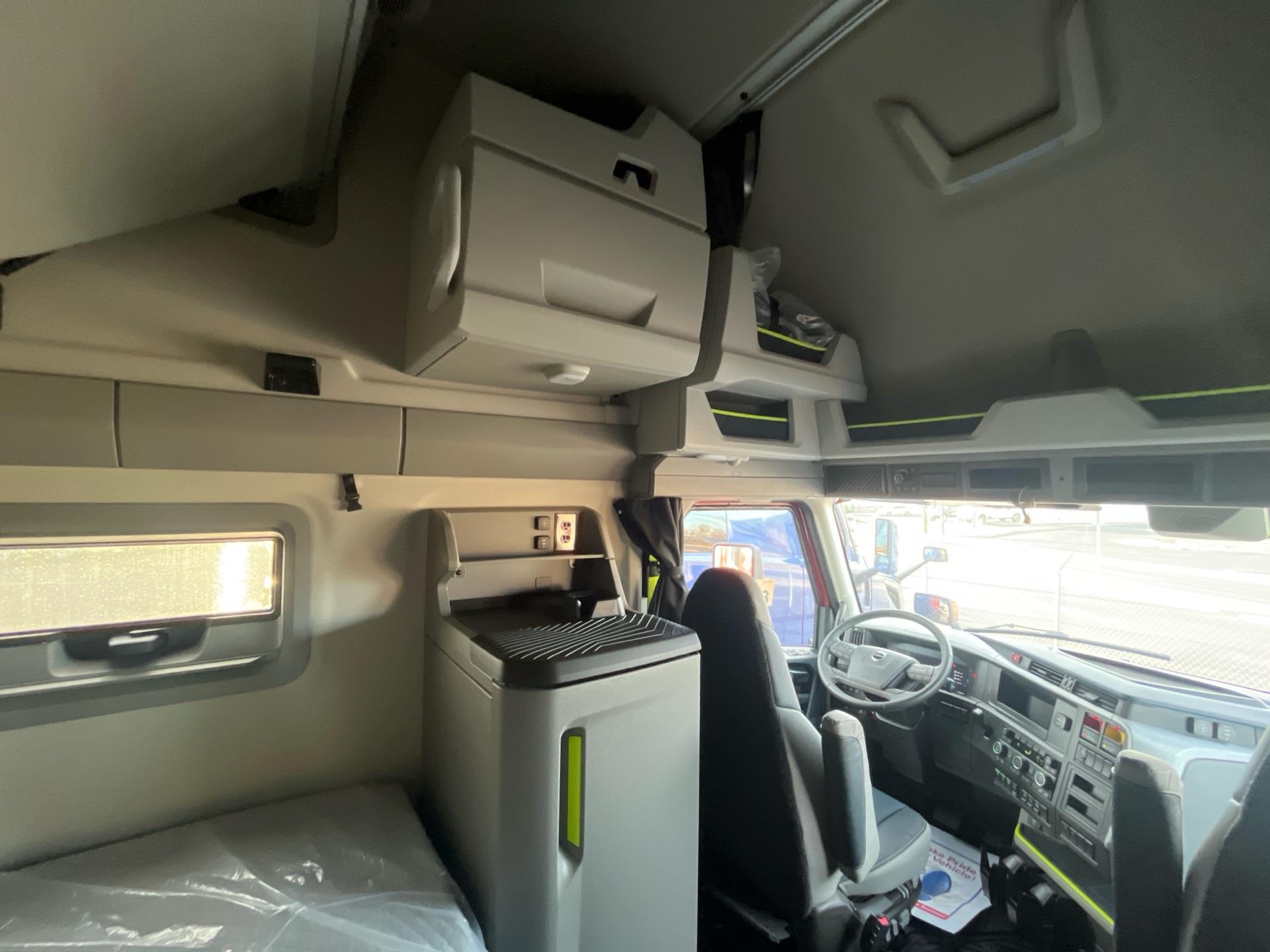 2026 Volvo - image 19