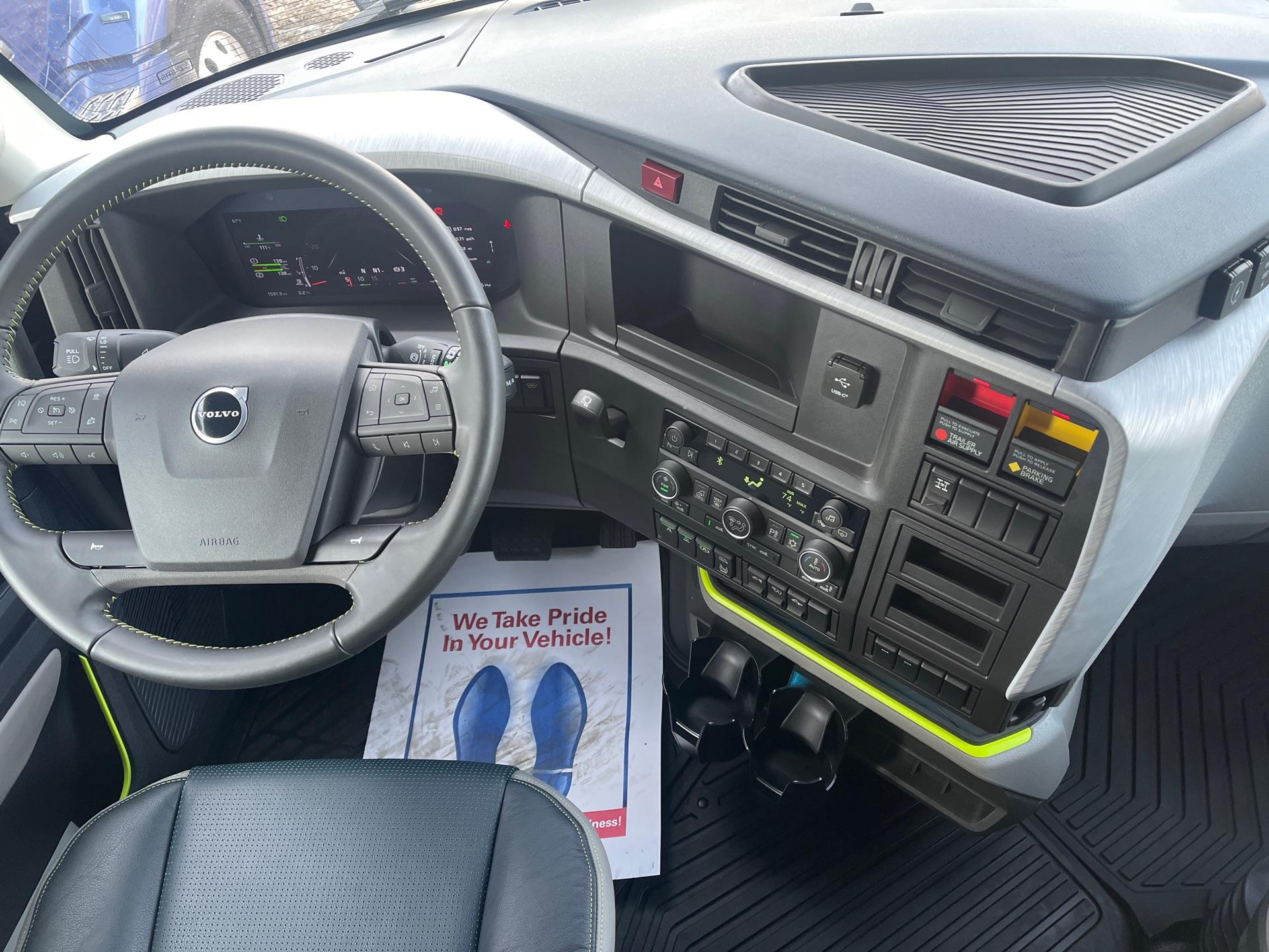 2026 Volvo - image 20