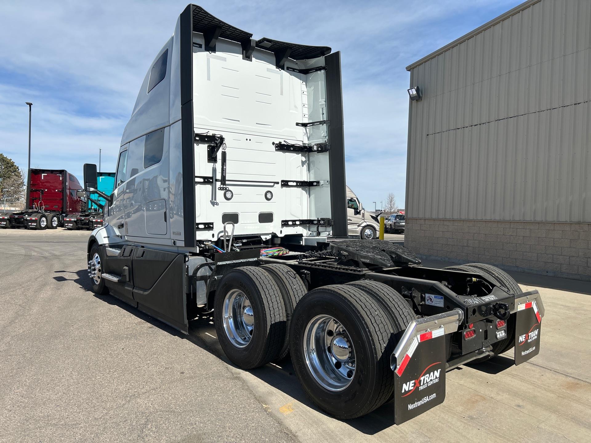 2026 Volvo - image 3