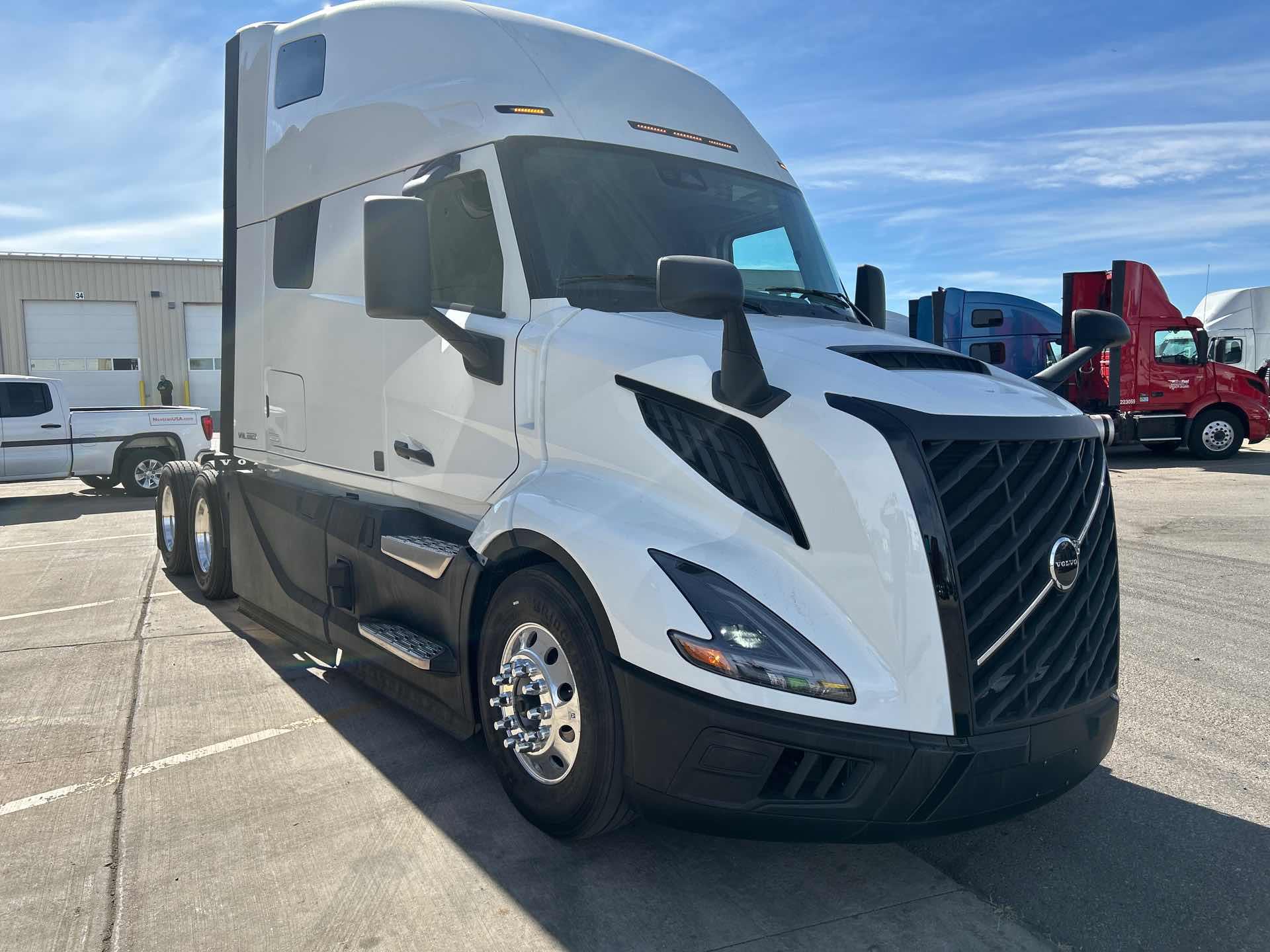 2026 Volvo - image 5