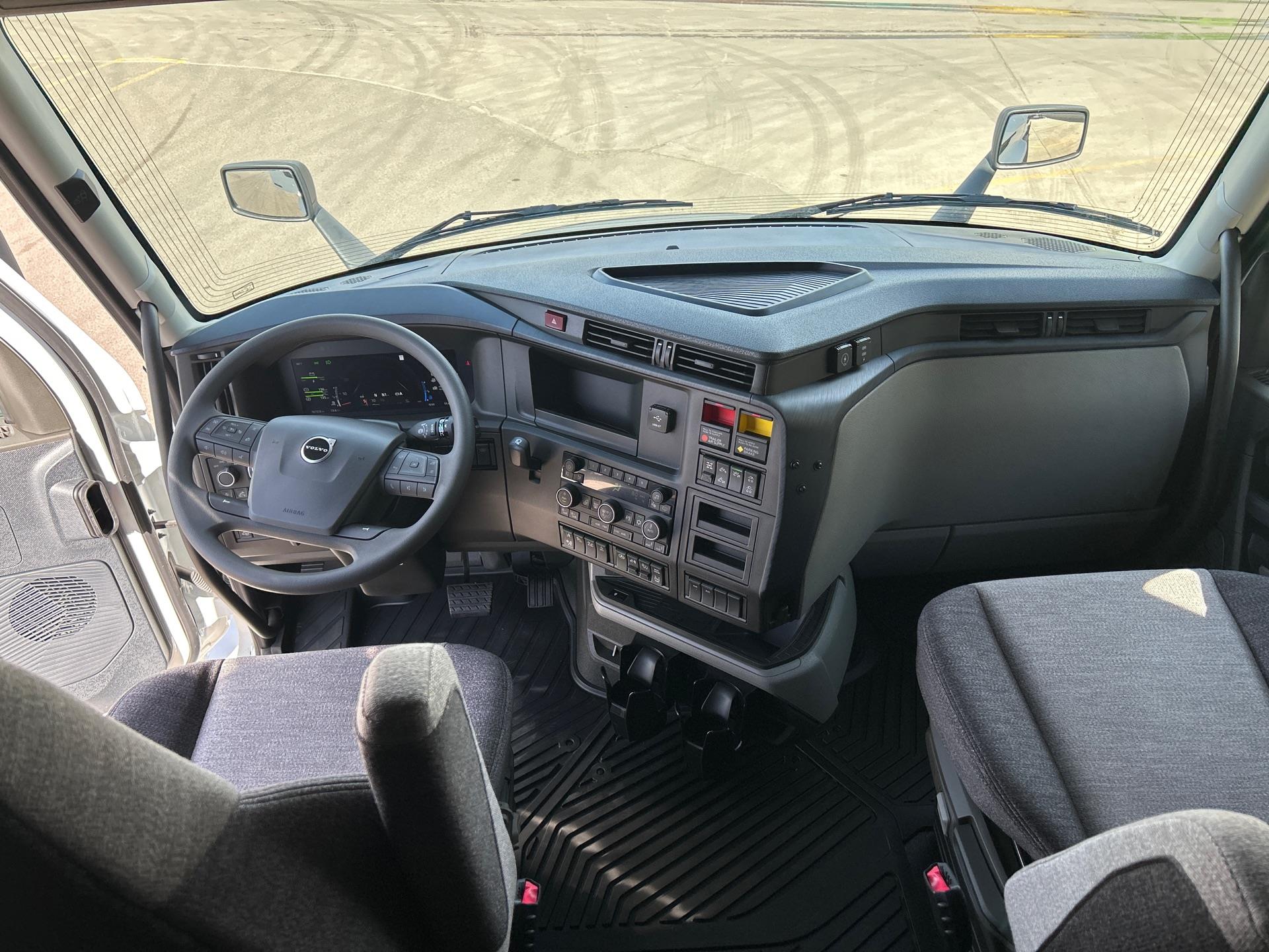 2026 Volvo - image 16