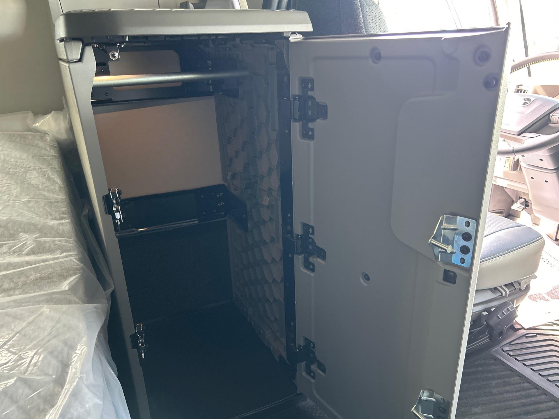 2026 Volvo - image 13