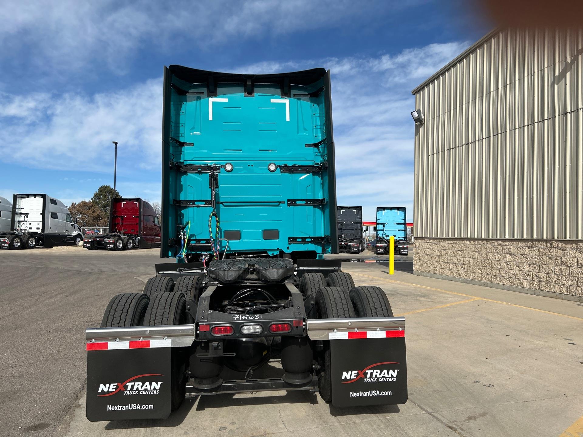 2026 Volvo - image 4