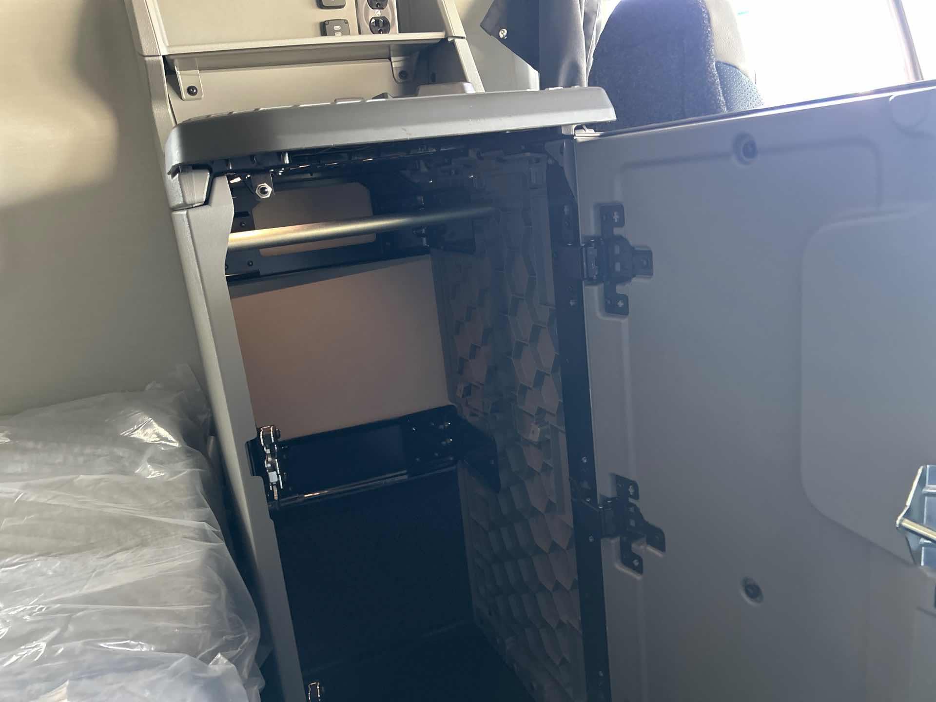 2026 Volvo - image 12