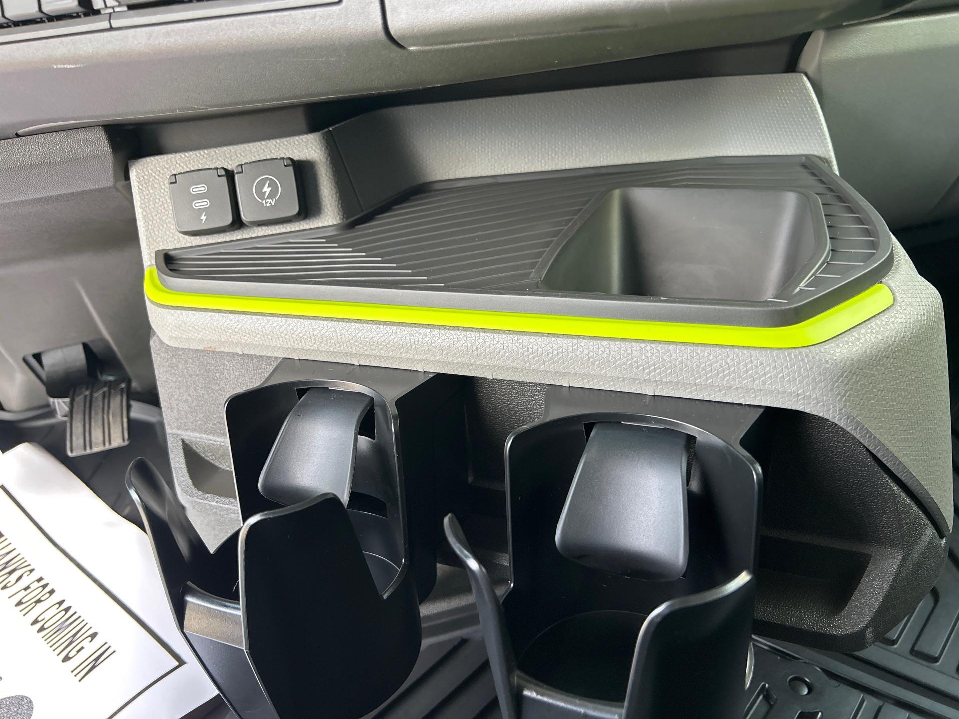 2026 Volvo - image 15