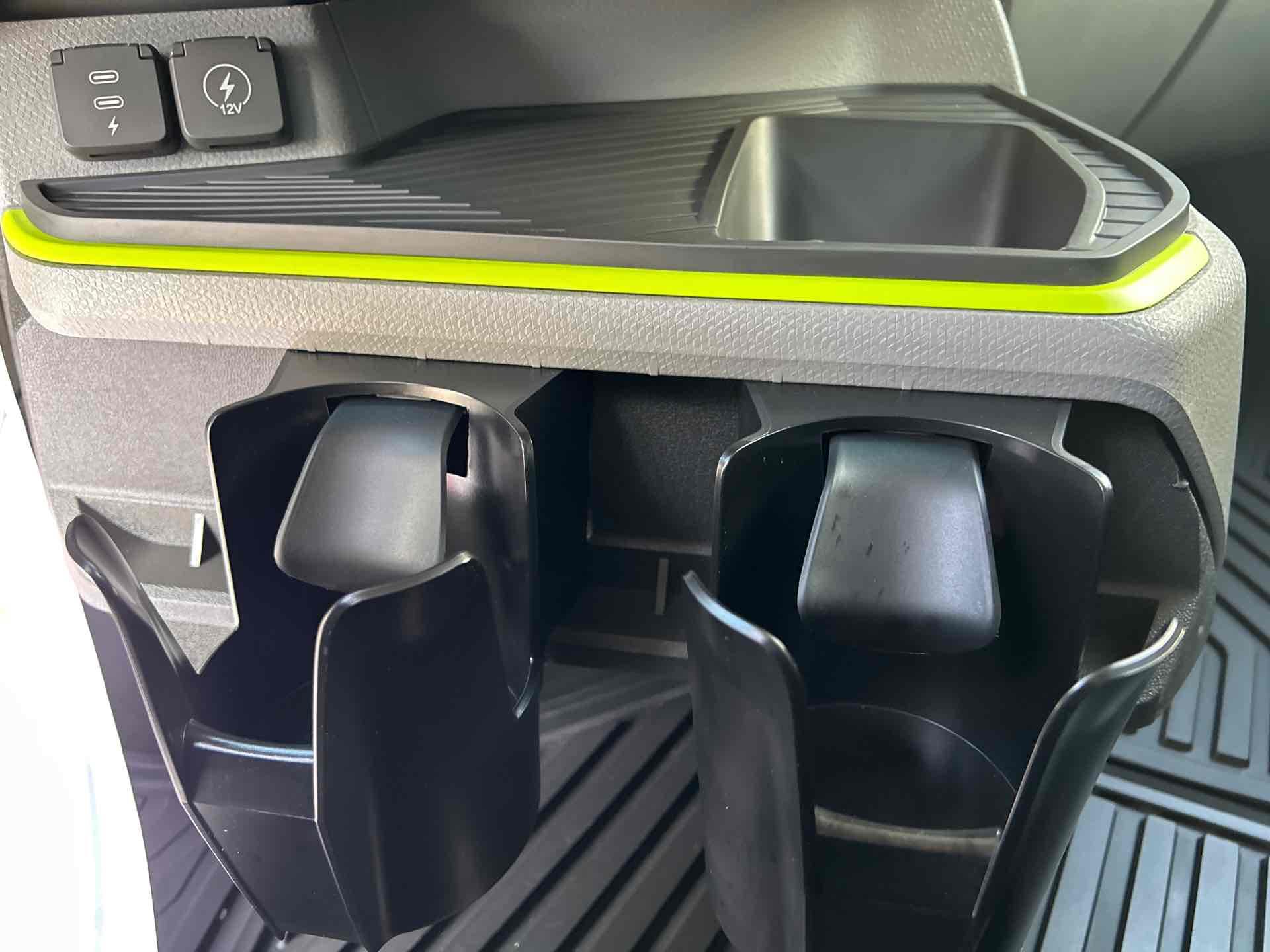 2026 Volvo - image 15