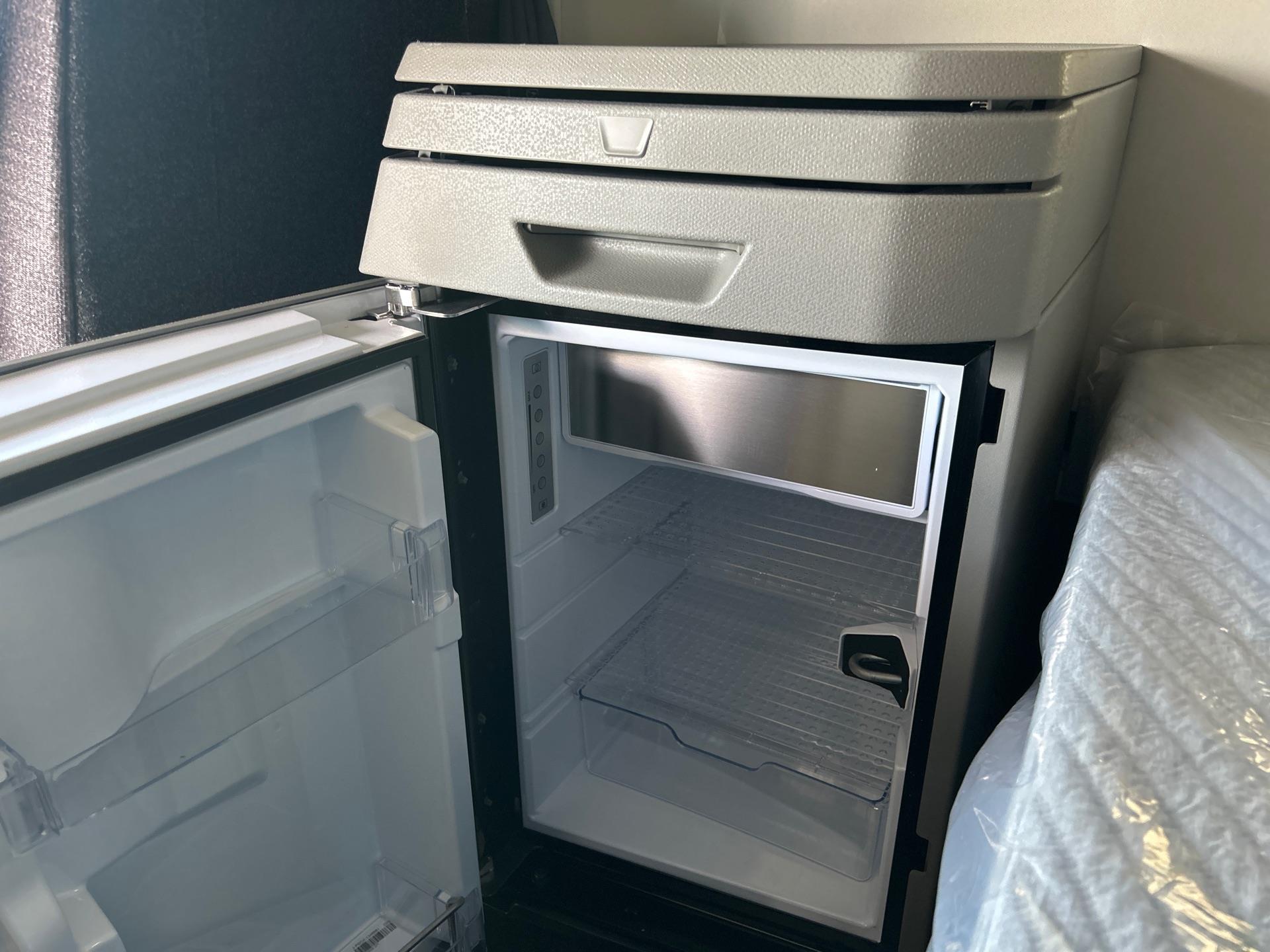 2026 Volvo - image 12