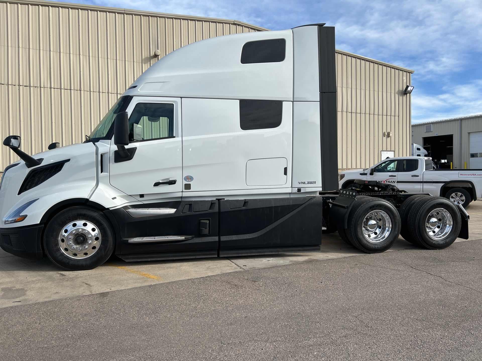 2026 Volvo - image 2