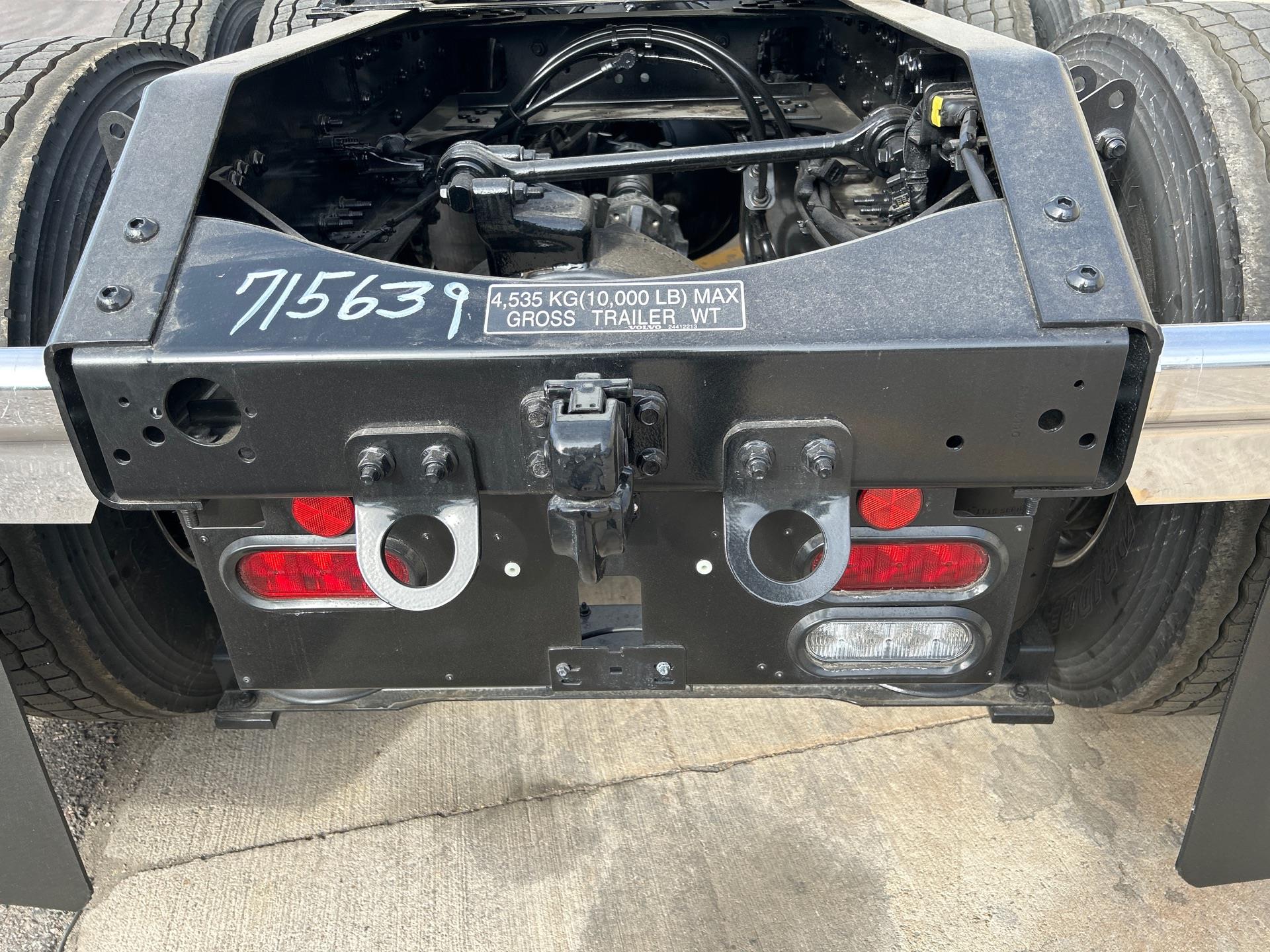 2026 Volvo - image 8