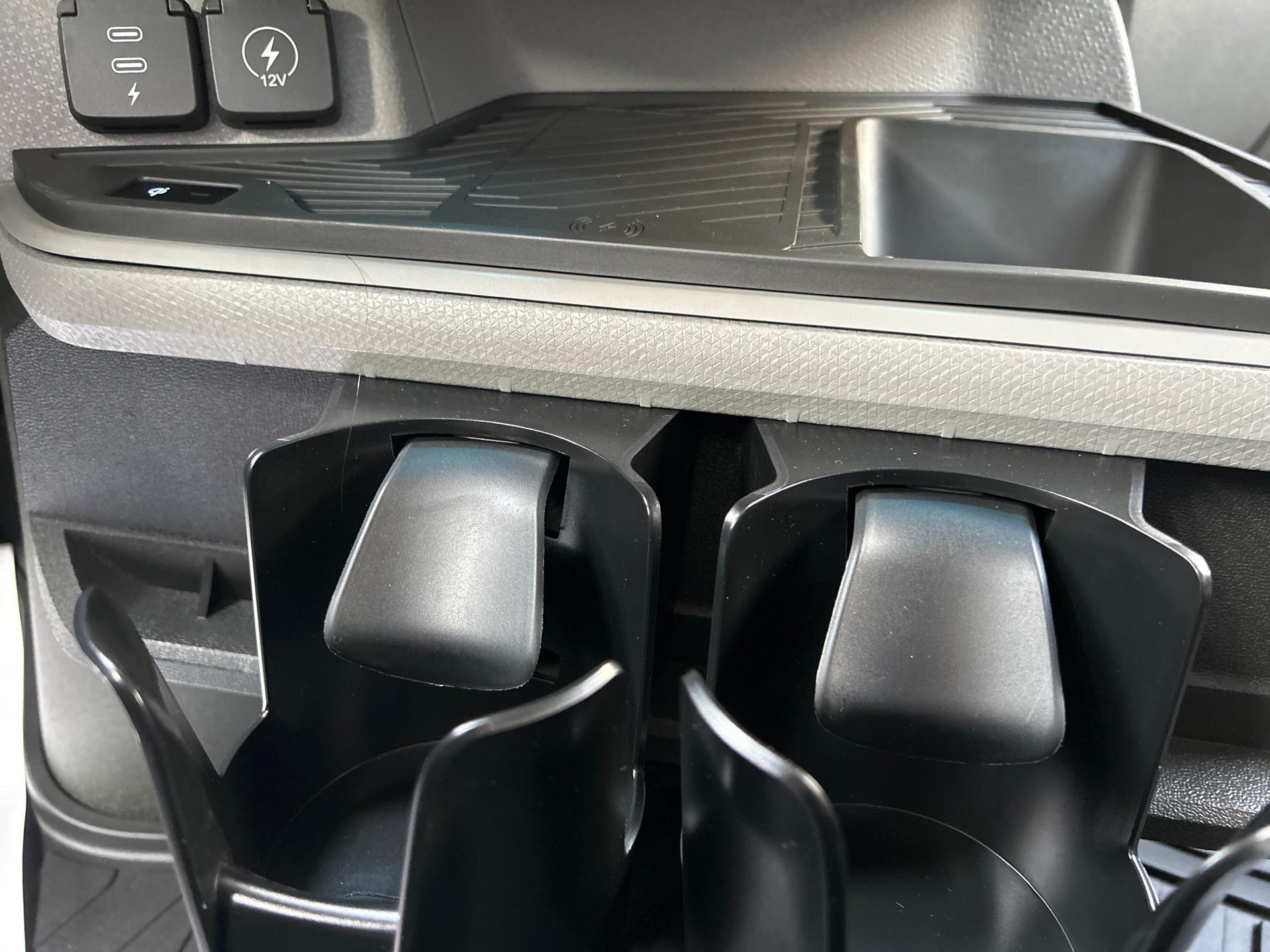 2026 Volvo - image 17