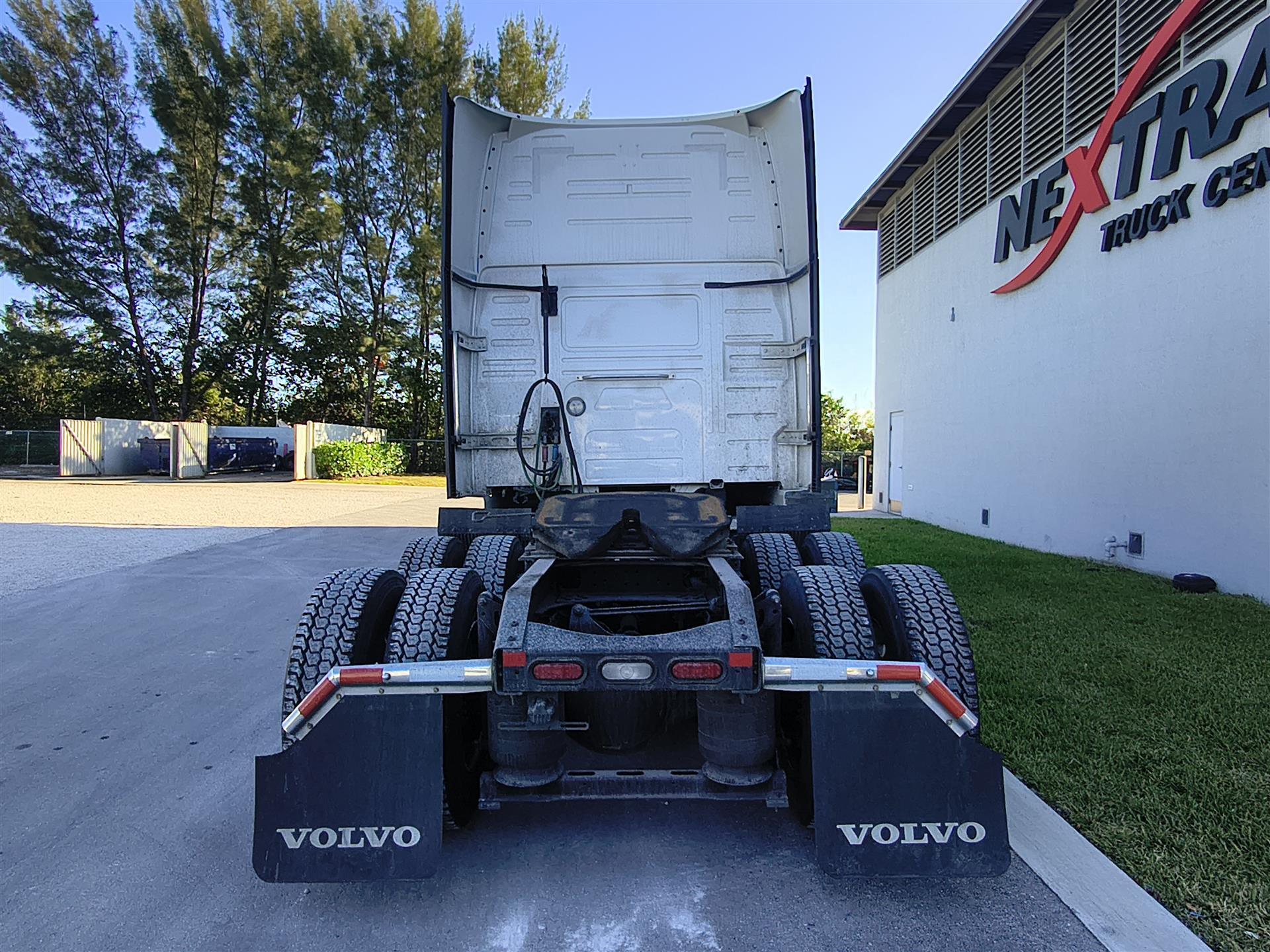 2024 Volvo - image 6