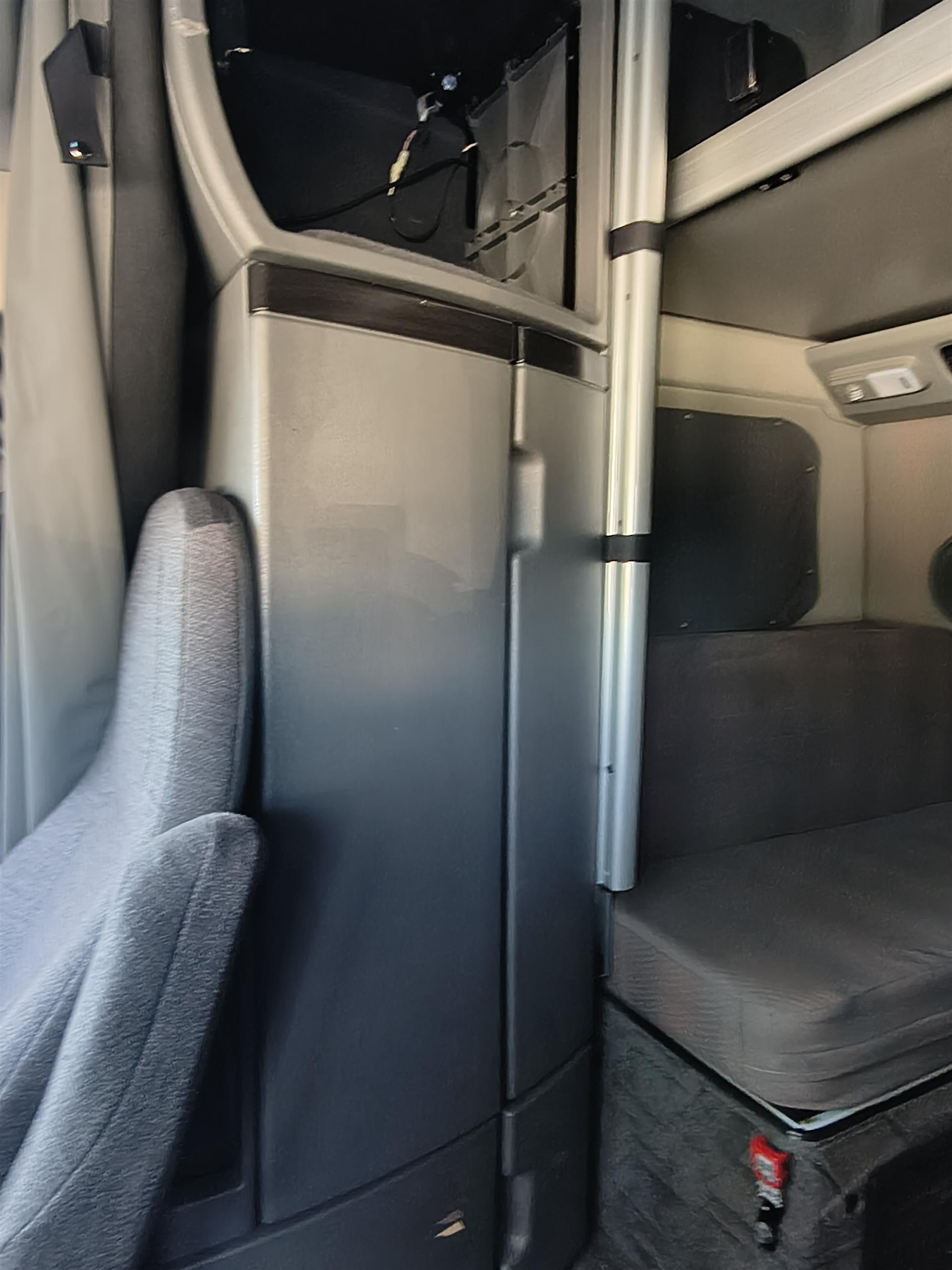 2024 Volvo - image 12