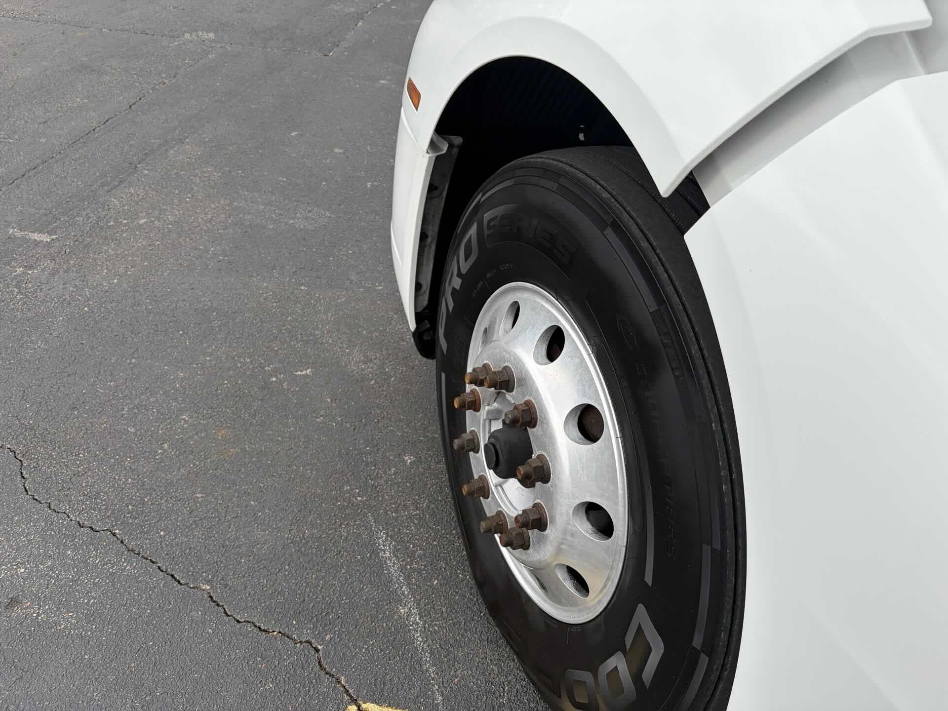 2022 Volvo - image 10