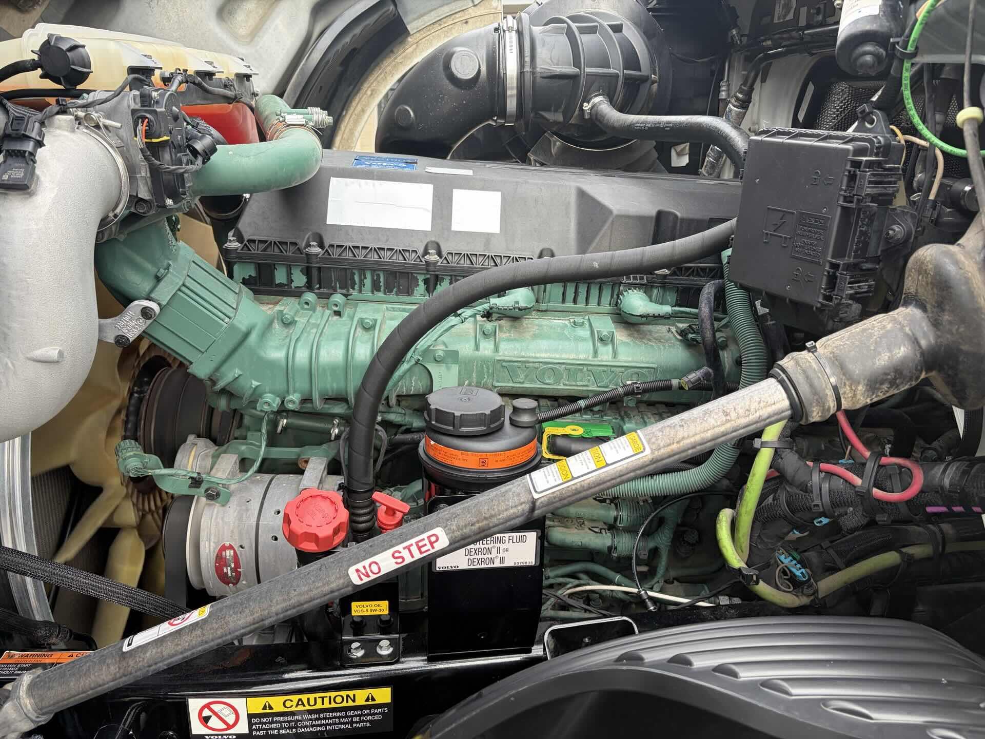 2022 Volvo - image 12