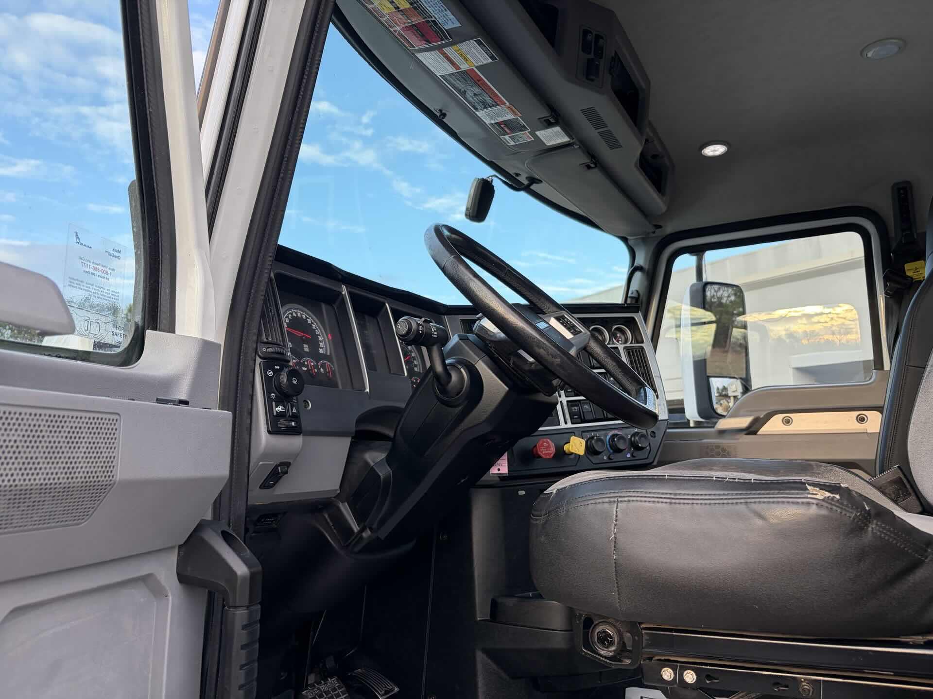 2021 Mack - image 15