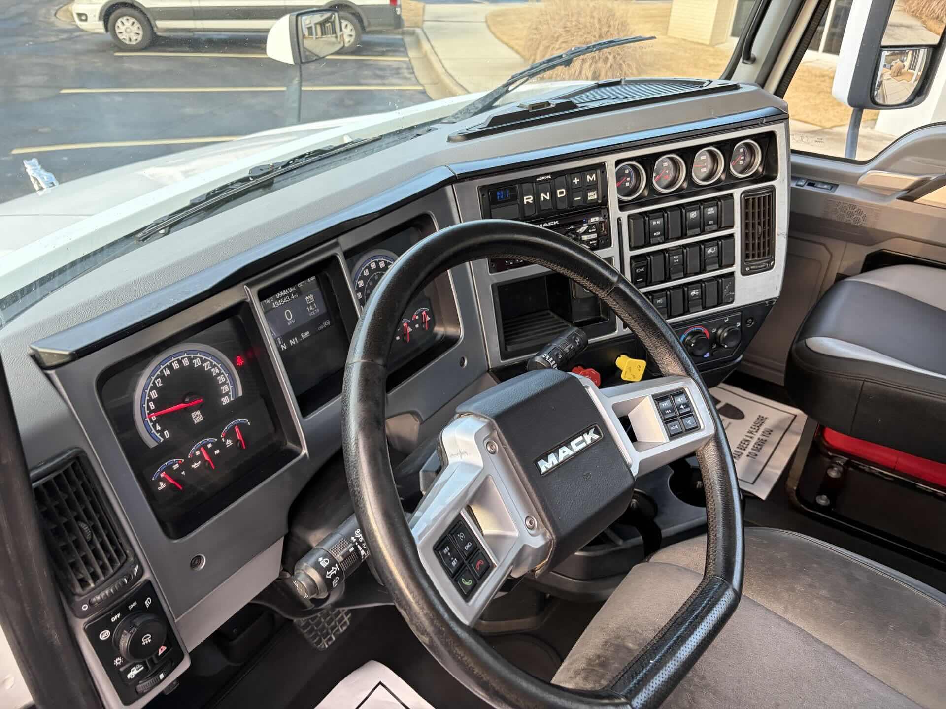 2021 Mack - image 16