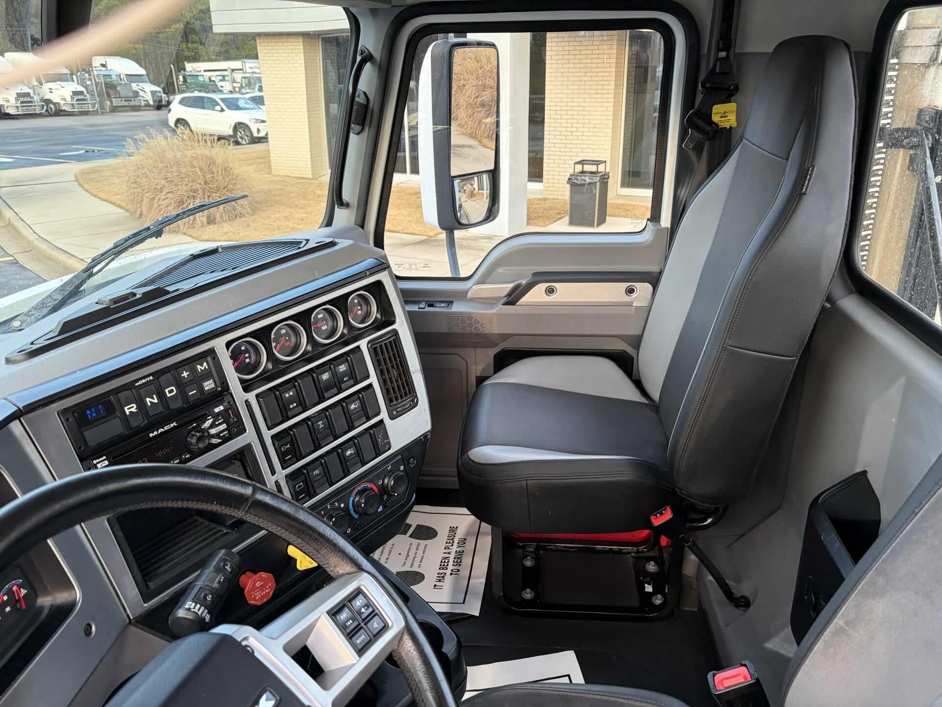 2021 Mack - image 17