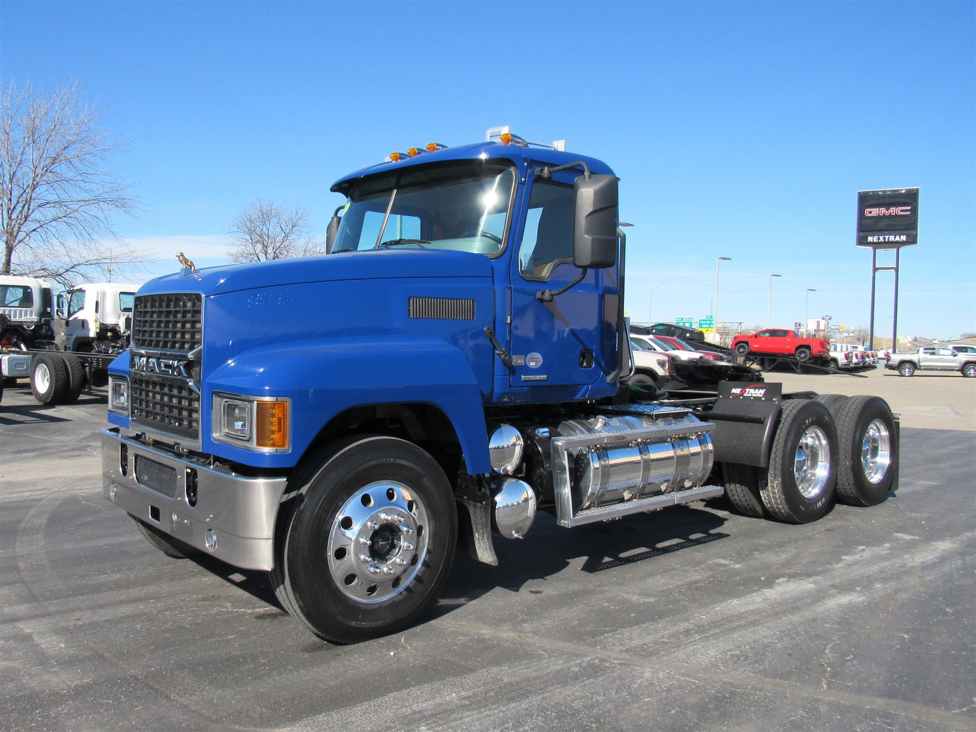 2023 Mack ANTHEM 64T DAYCAB
