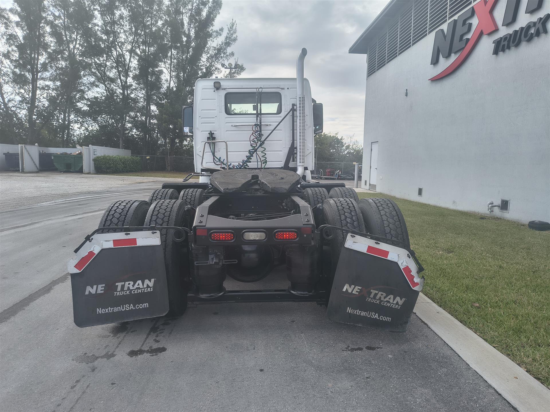 2020 Volvo - image 6