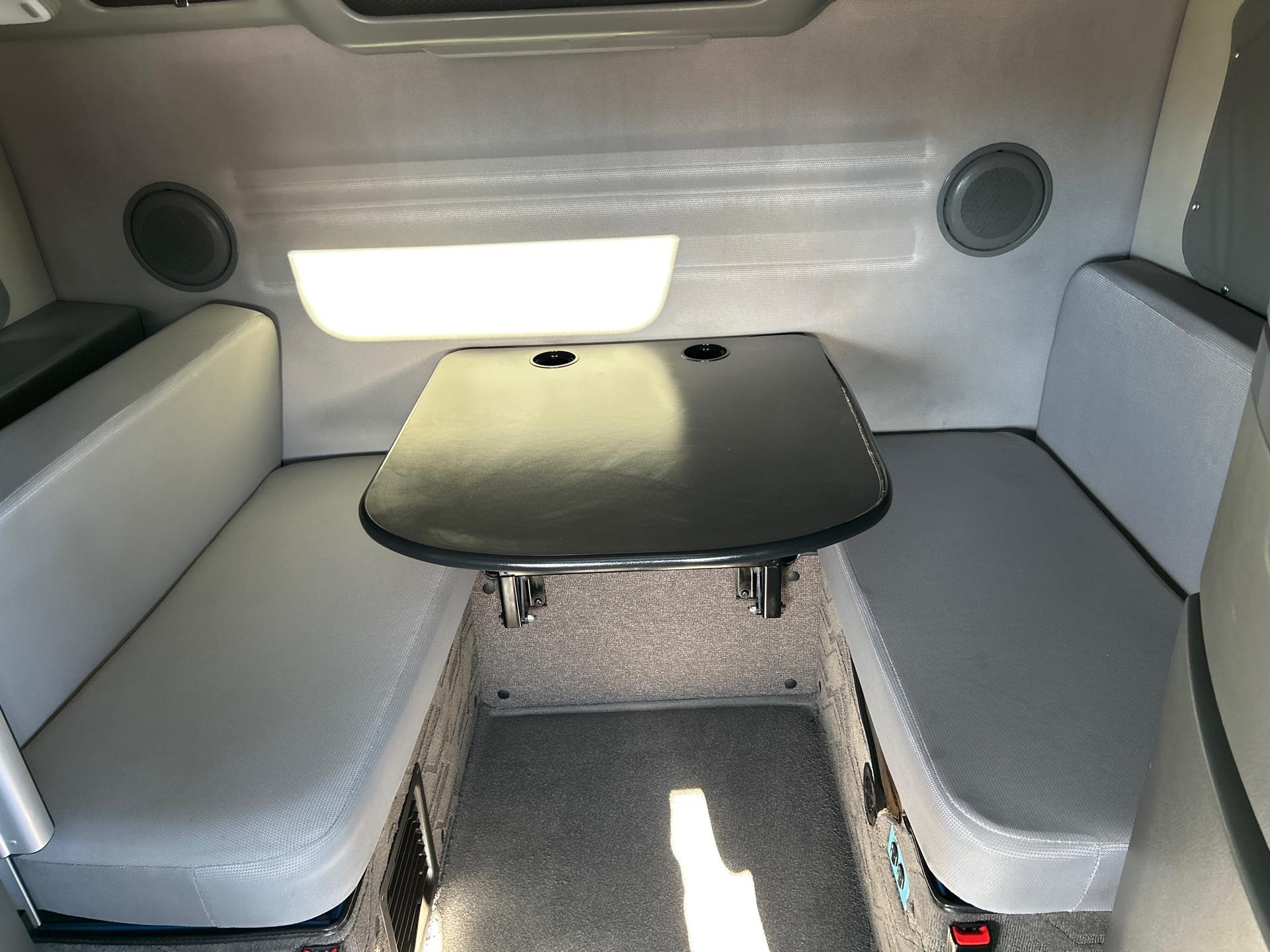 2020 Volvo - image 12