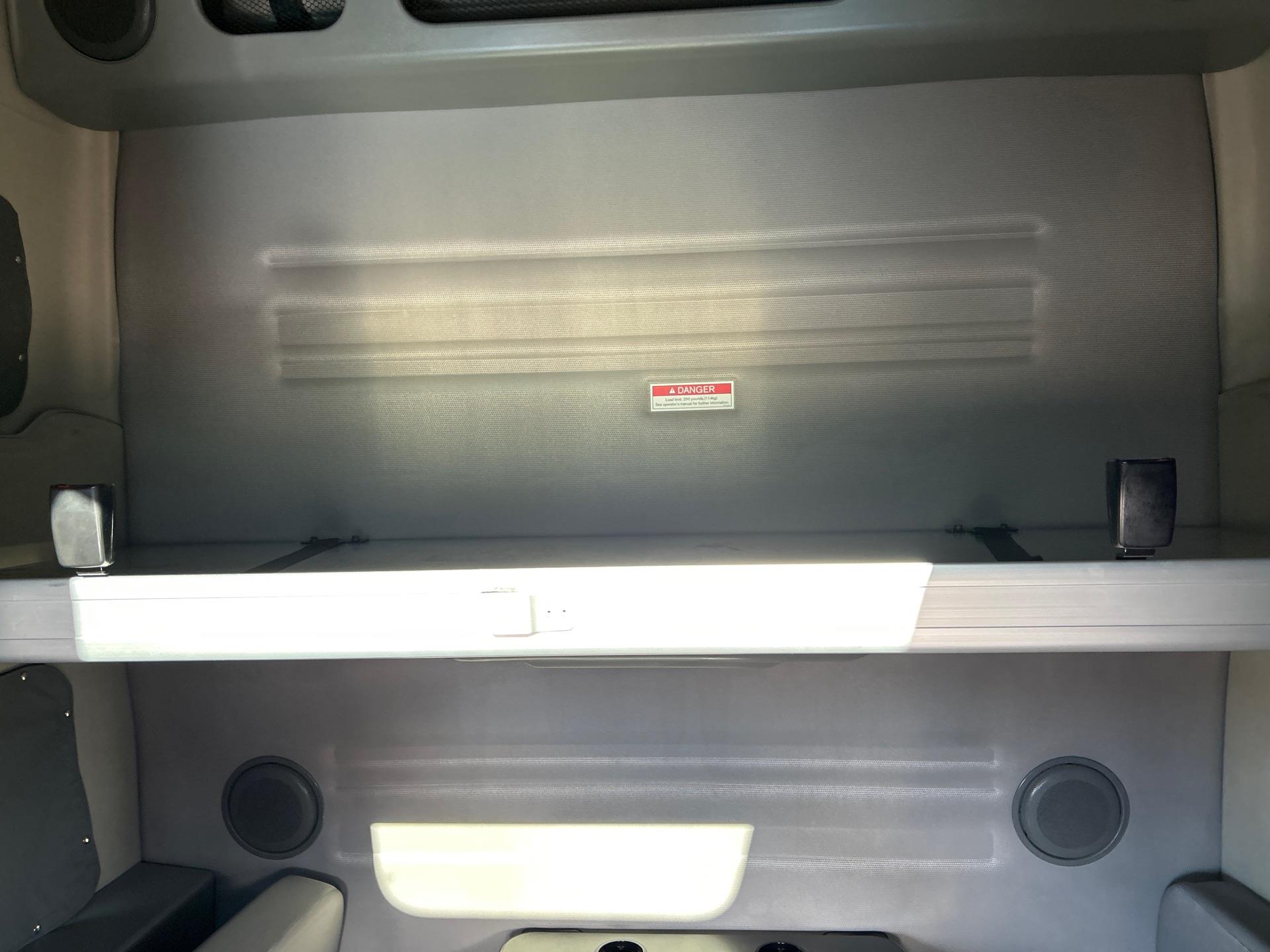 2020 Volvo - image 13