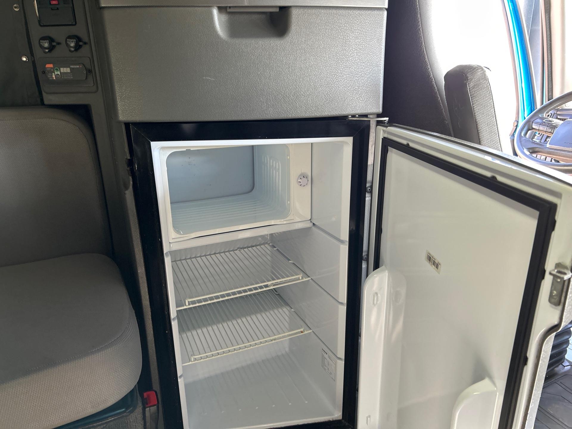 2020 Volvo - image 15