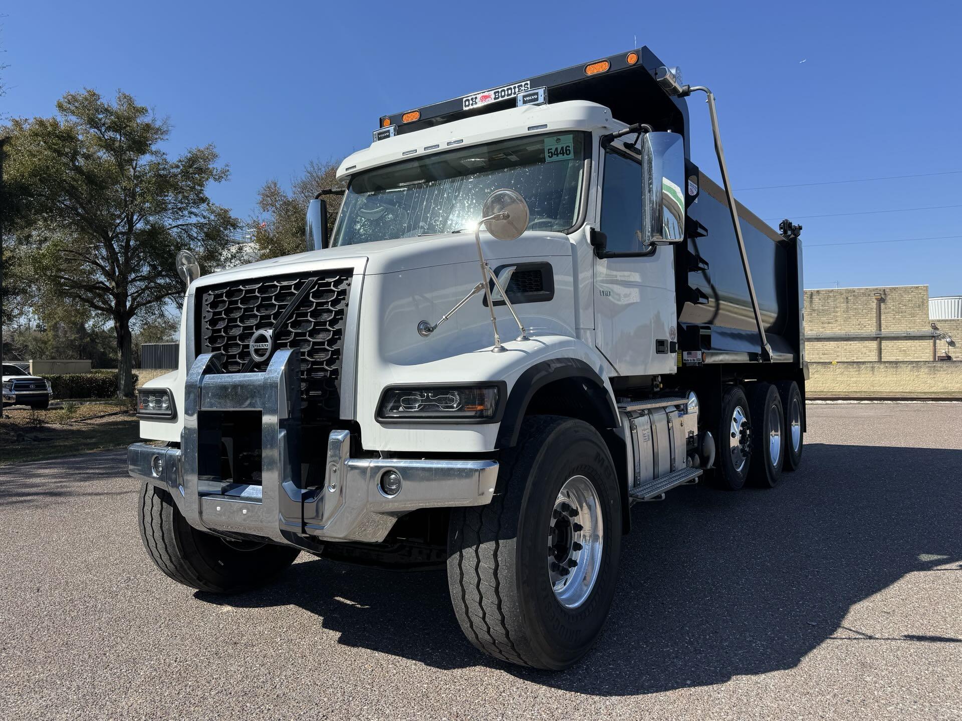 2026 Volvo VHD84F300