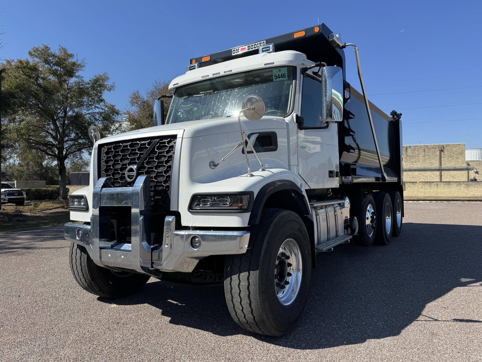 2026 Volvo VHD84F300