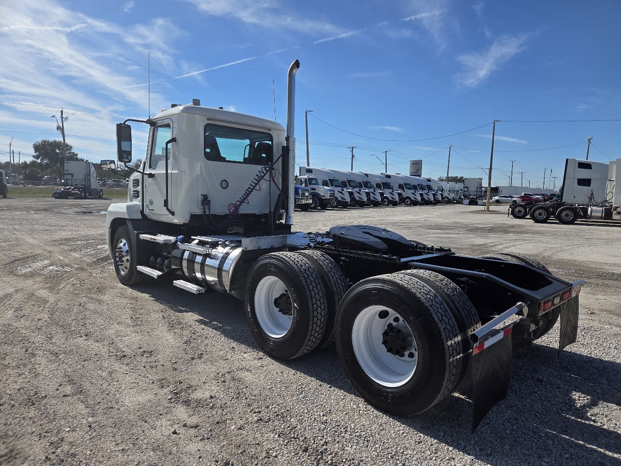 2019 Mack - image 6