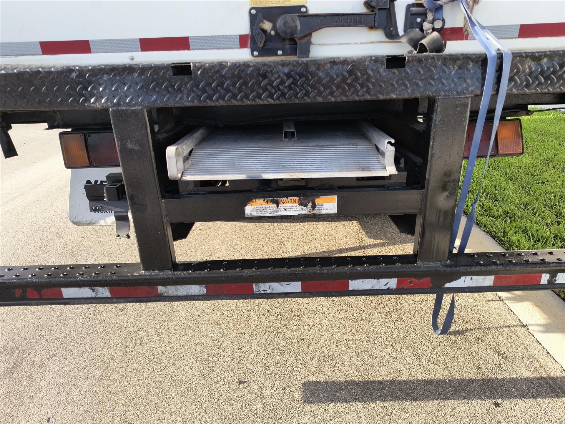 2018 Isuzu NQR - image 9