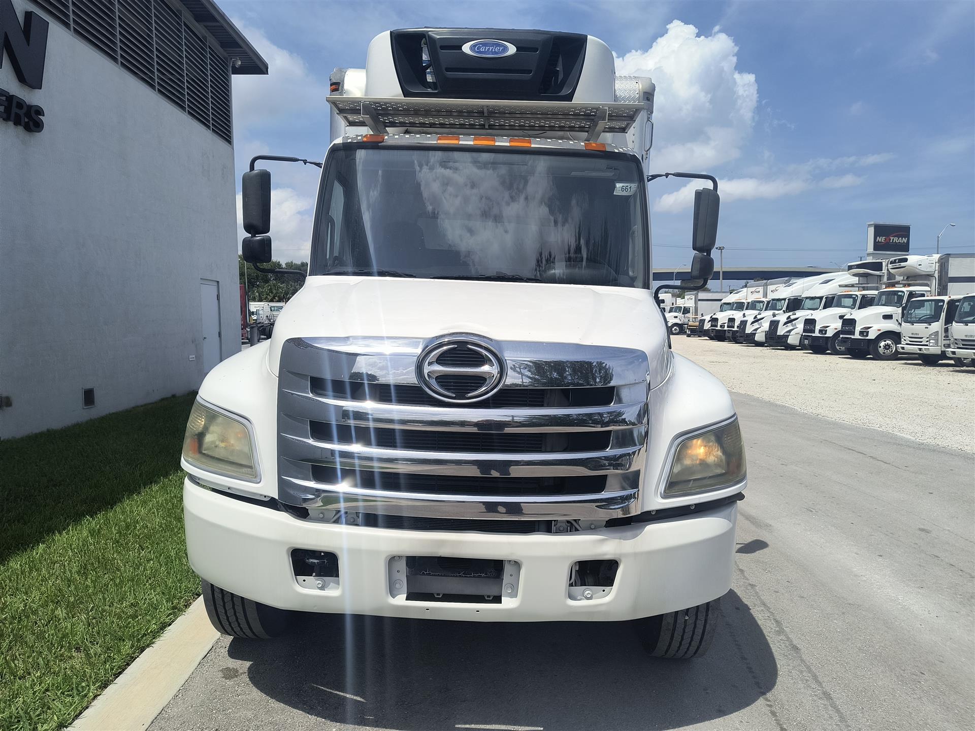 2019 Hino 268 - image 4