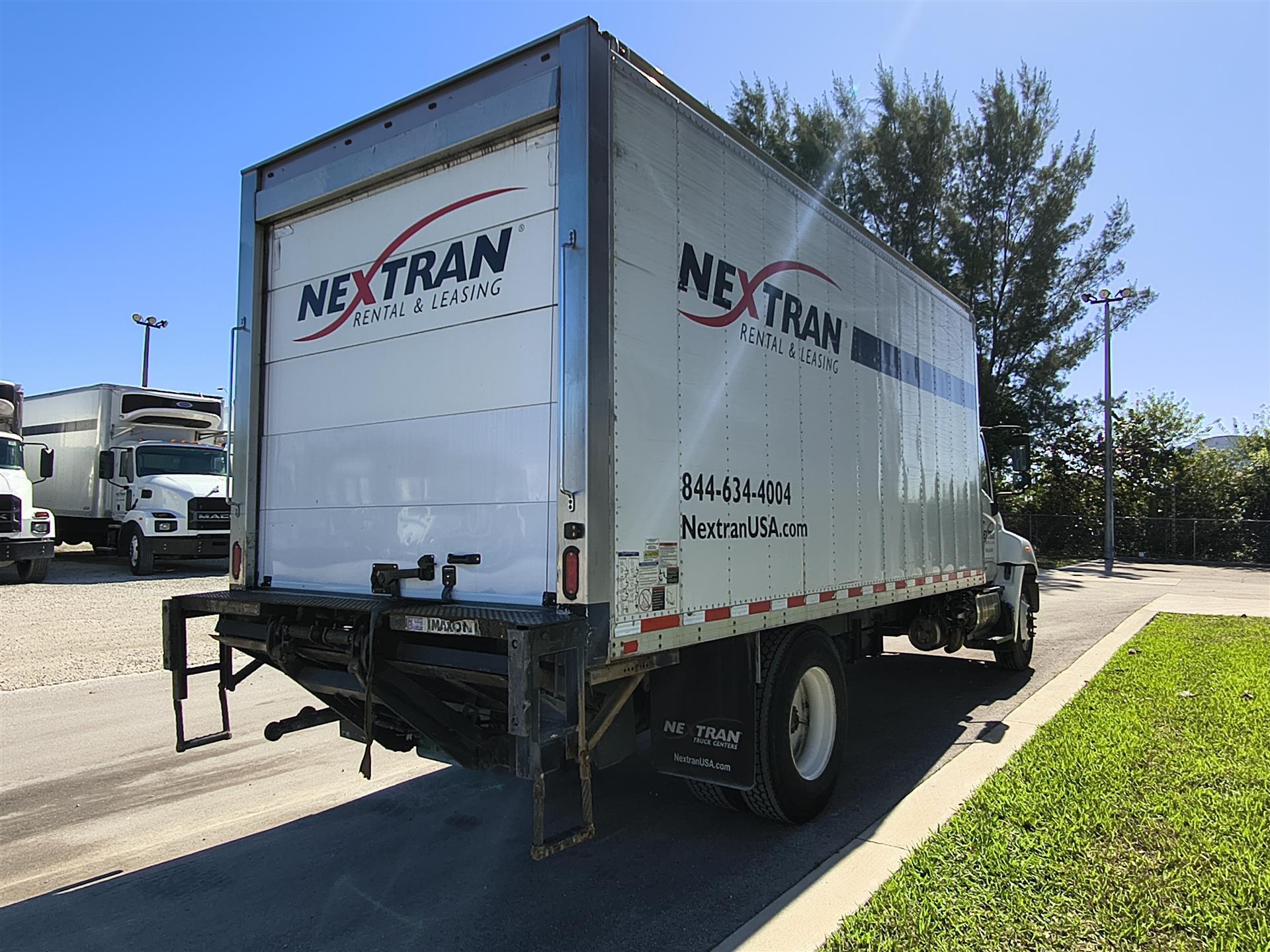 2019 Hino 268 - image 7