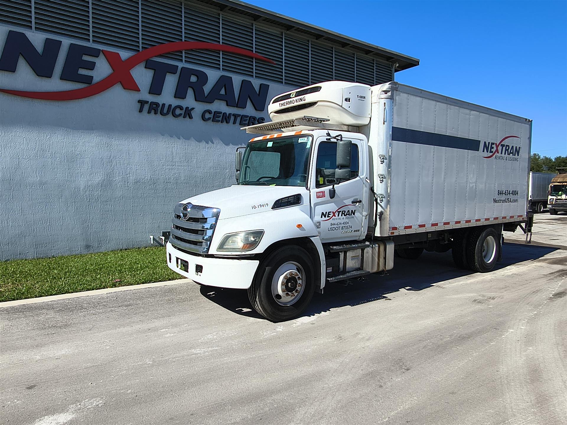 2019 Hino 268 - image 2