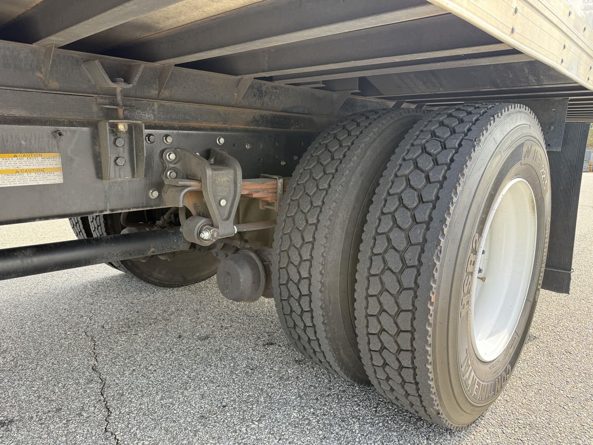 2021 Hino 268 - image 8