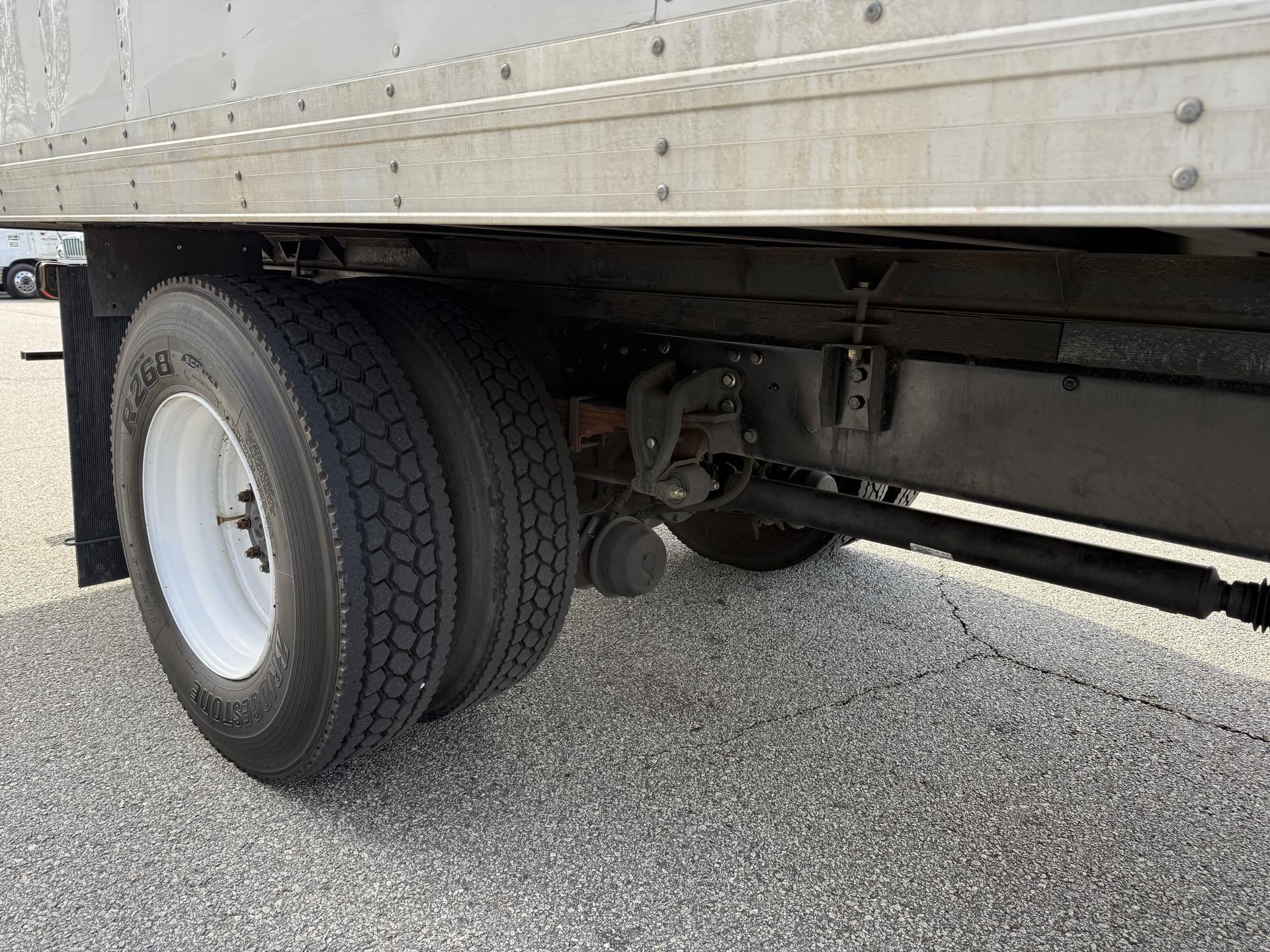 2021 Hino 268 - image 9