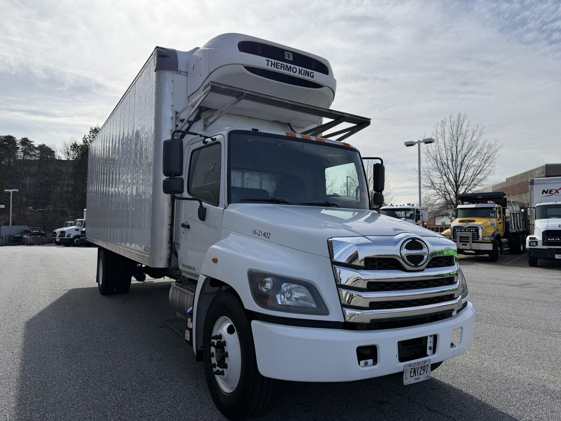 2021 Hino 268 - image 2