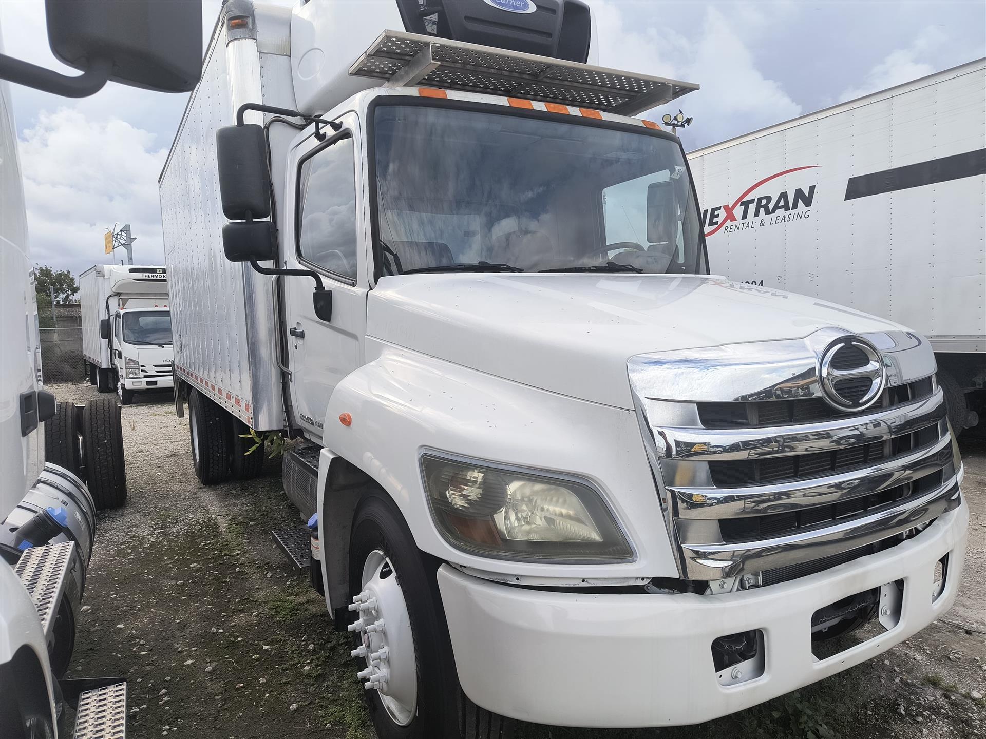 2019 Hino 268 - image 3