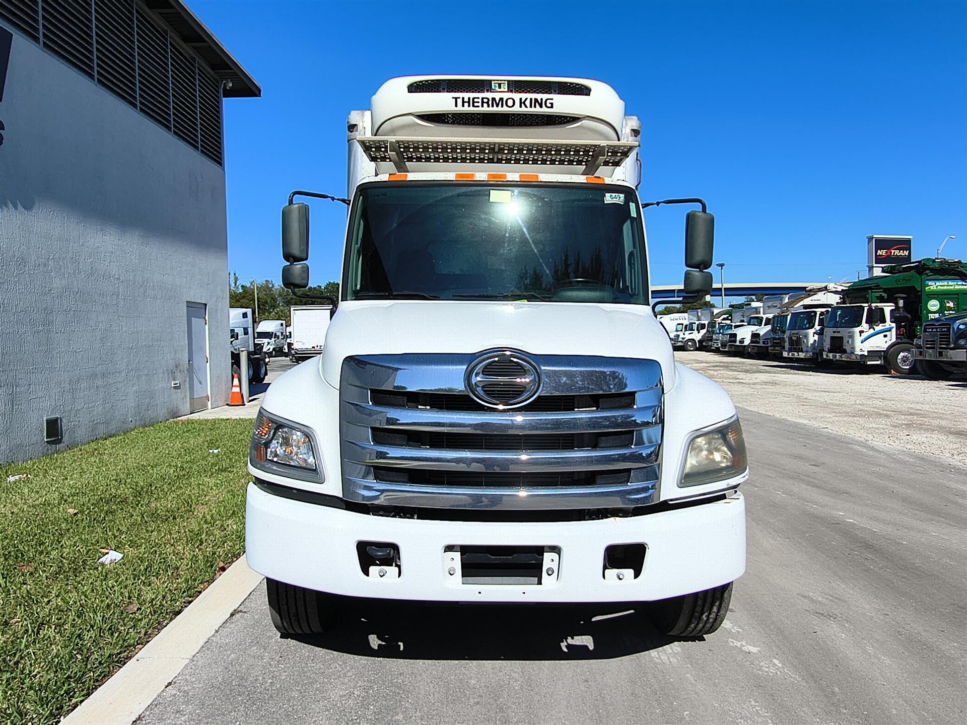 2019 Hino 268 - image 2